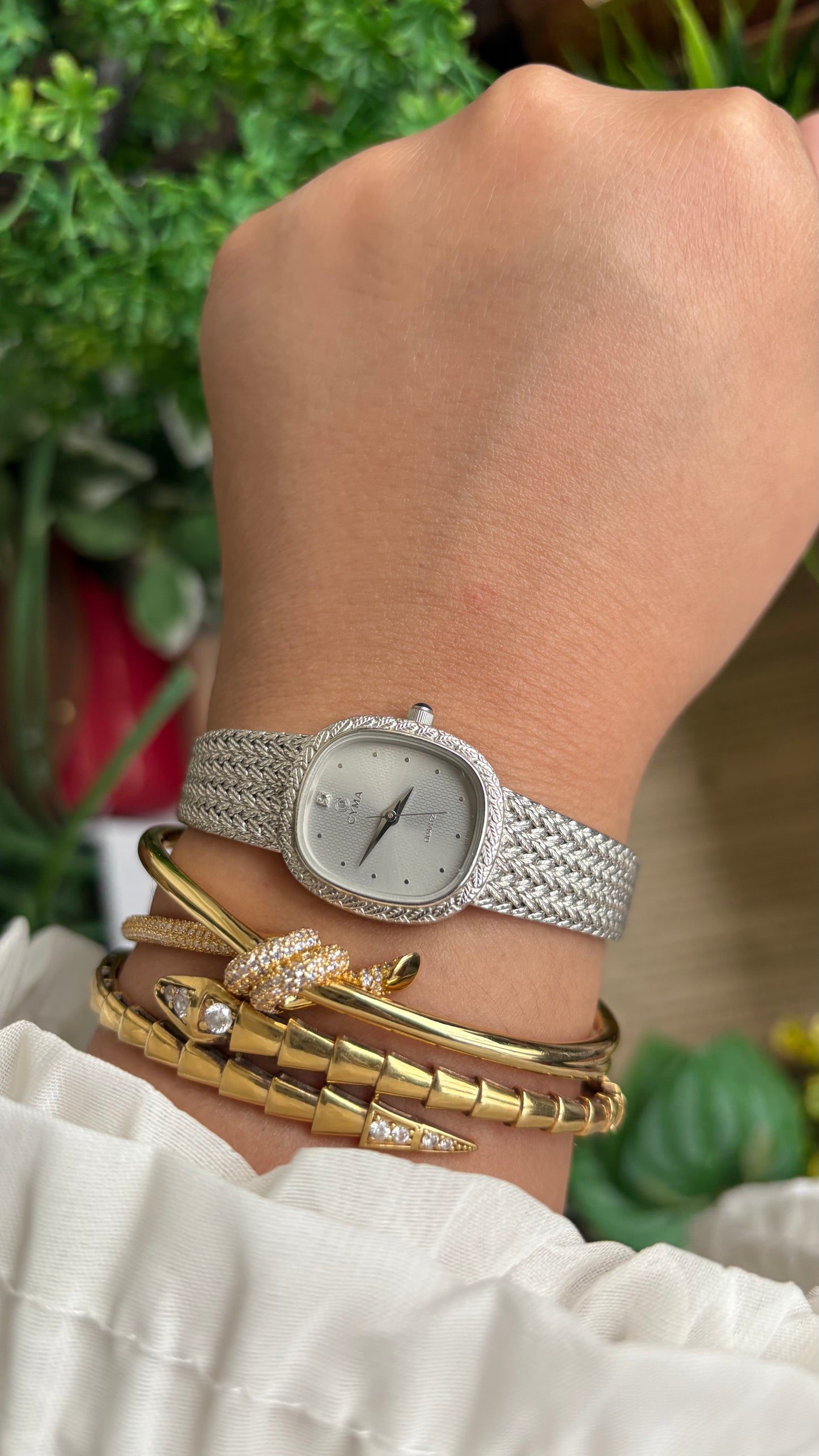 Vitnage Cyma Swiss Watch in Silver Tone Woven Strap