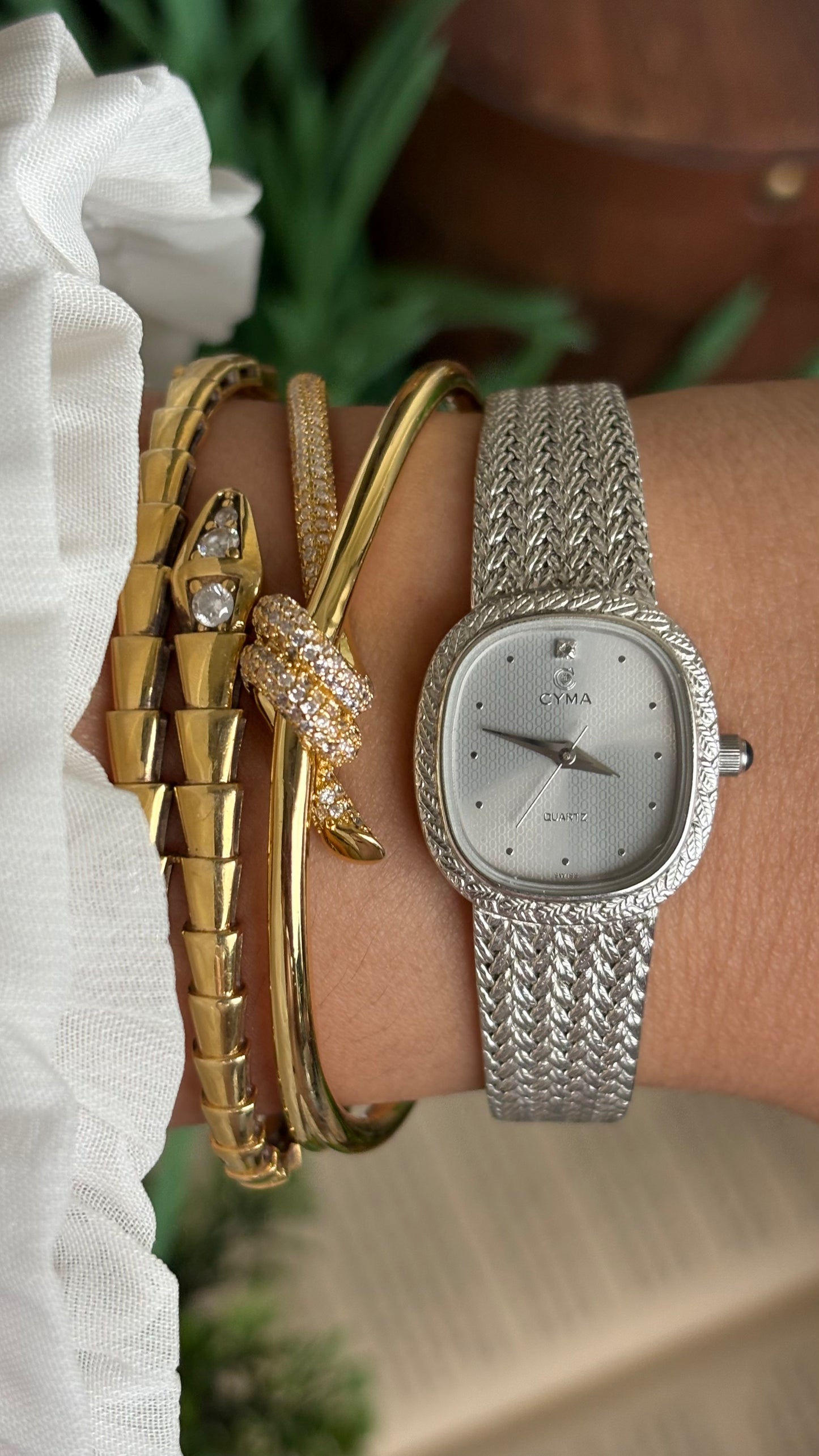Vitnage Cyma Swiss Watch in Silver Tone Woven Strap