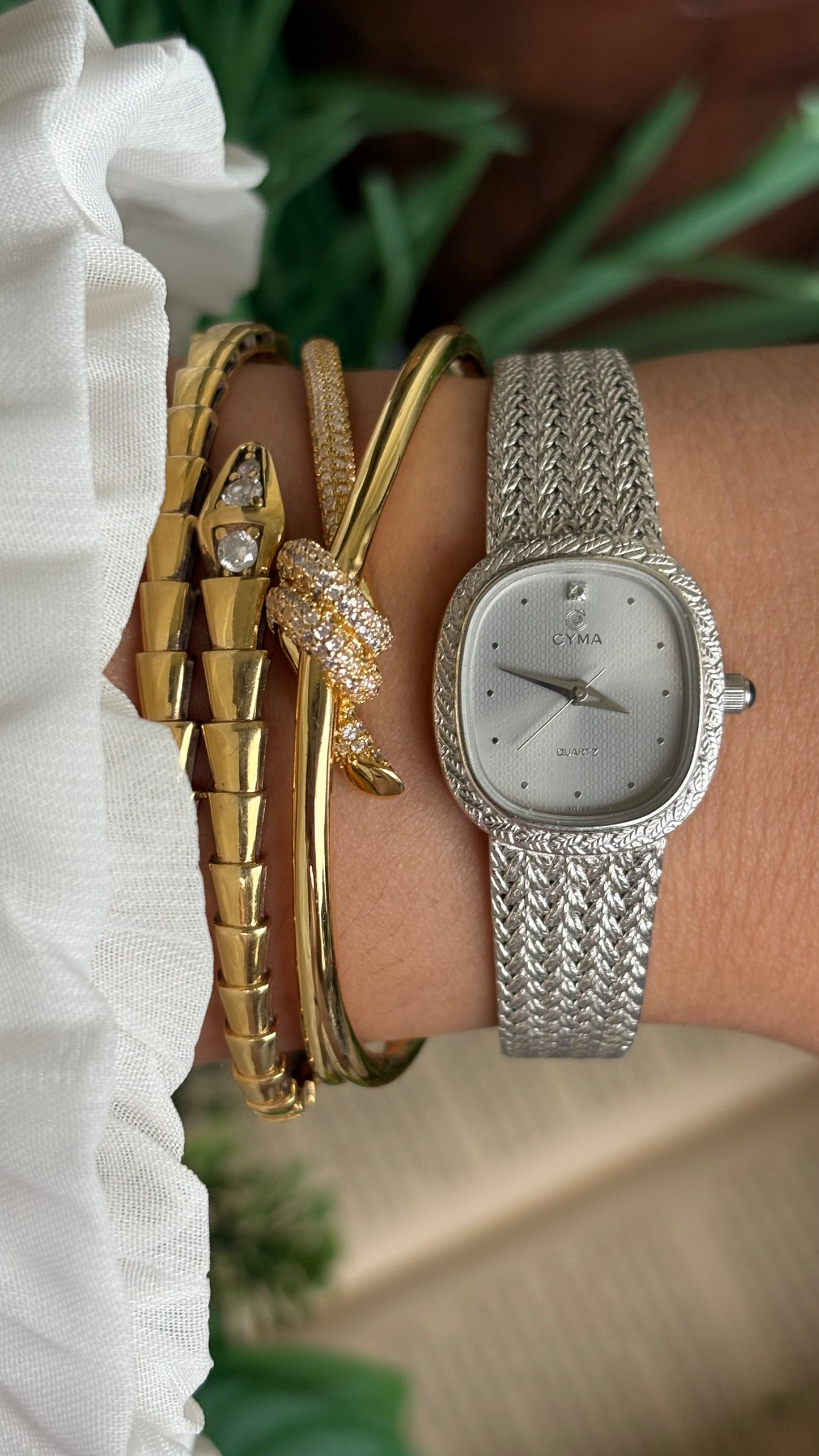 Vitnage Cyma Swiss Watch in Silver Tone Woven Strap