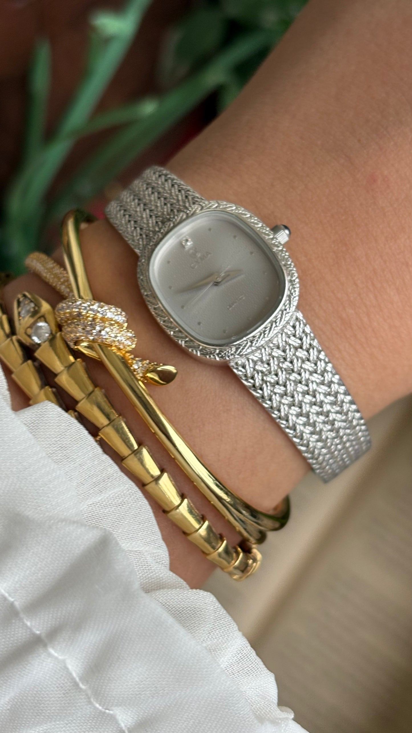 Vitnage Cyma Swiss Watch in Silver Tone Woven Strap