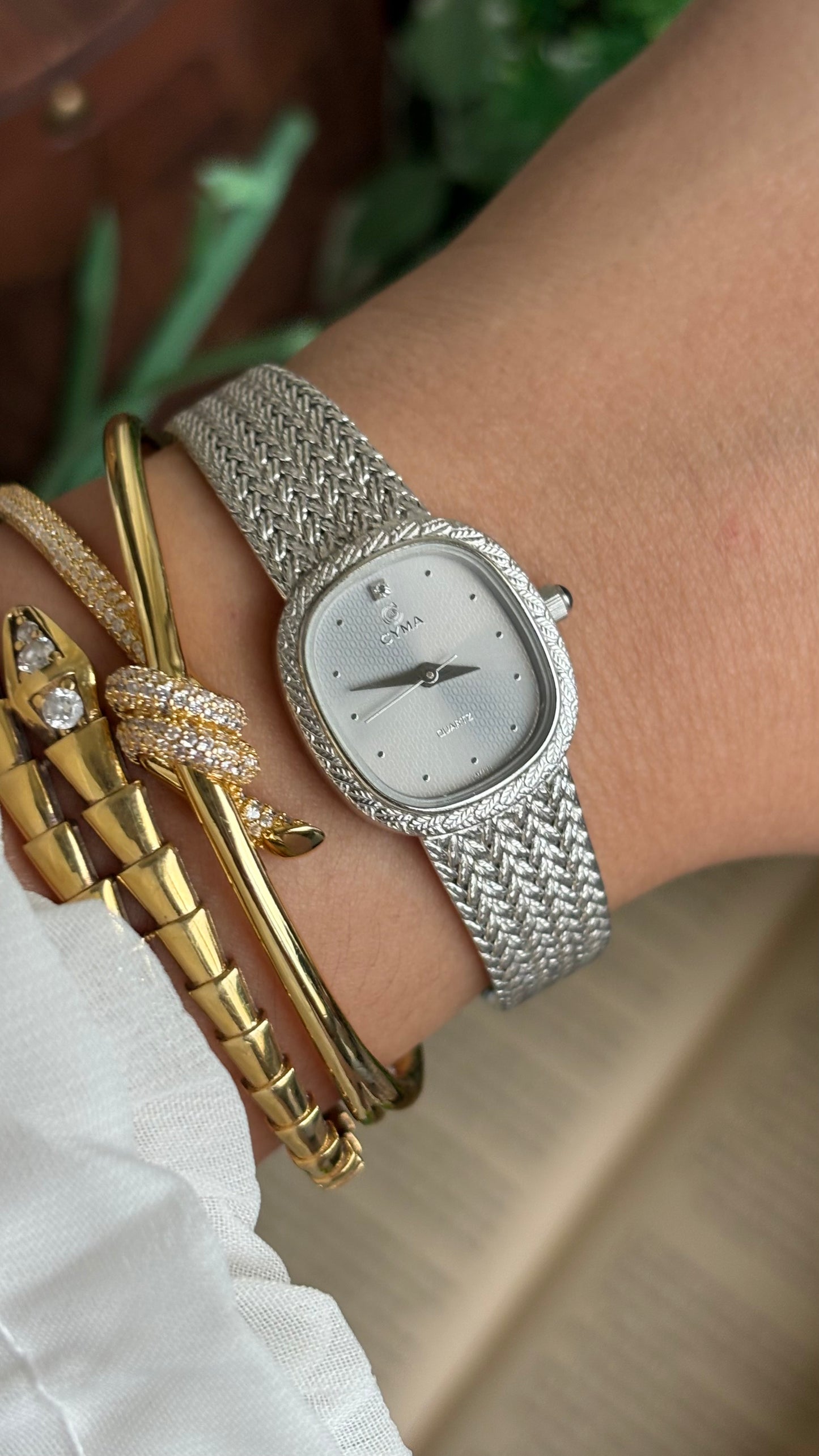 Vitnage Cyma Swiss Watch in Silver Tone Woven Strap