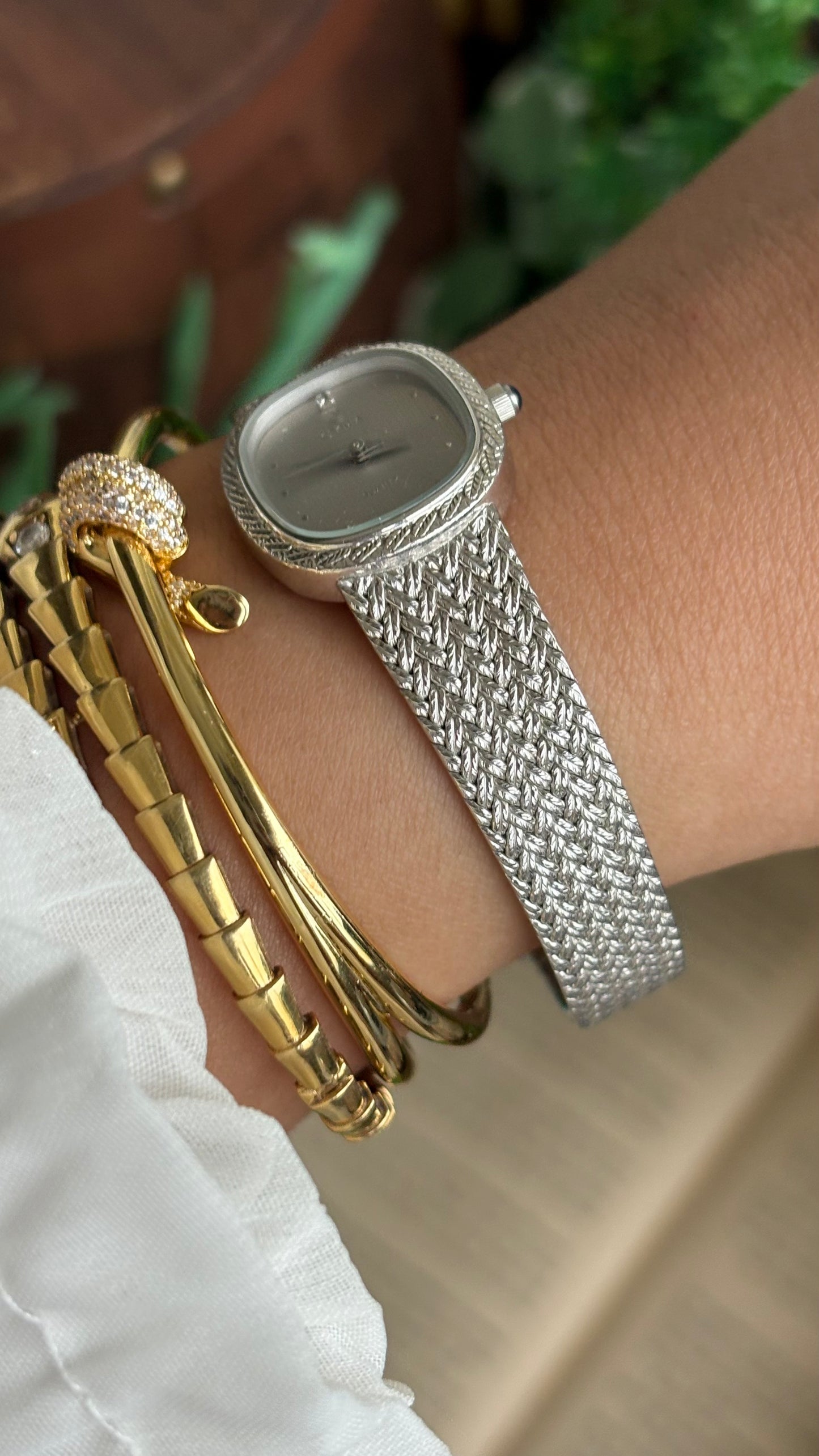 Vitnage Cyma Swiss Watch in Silver Tone Woven Strap