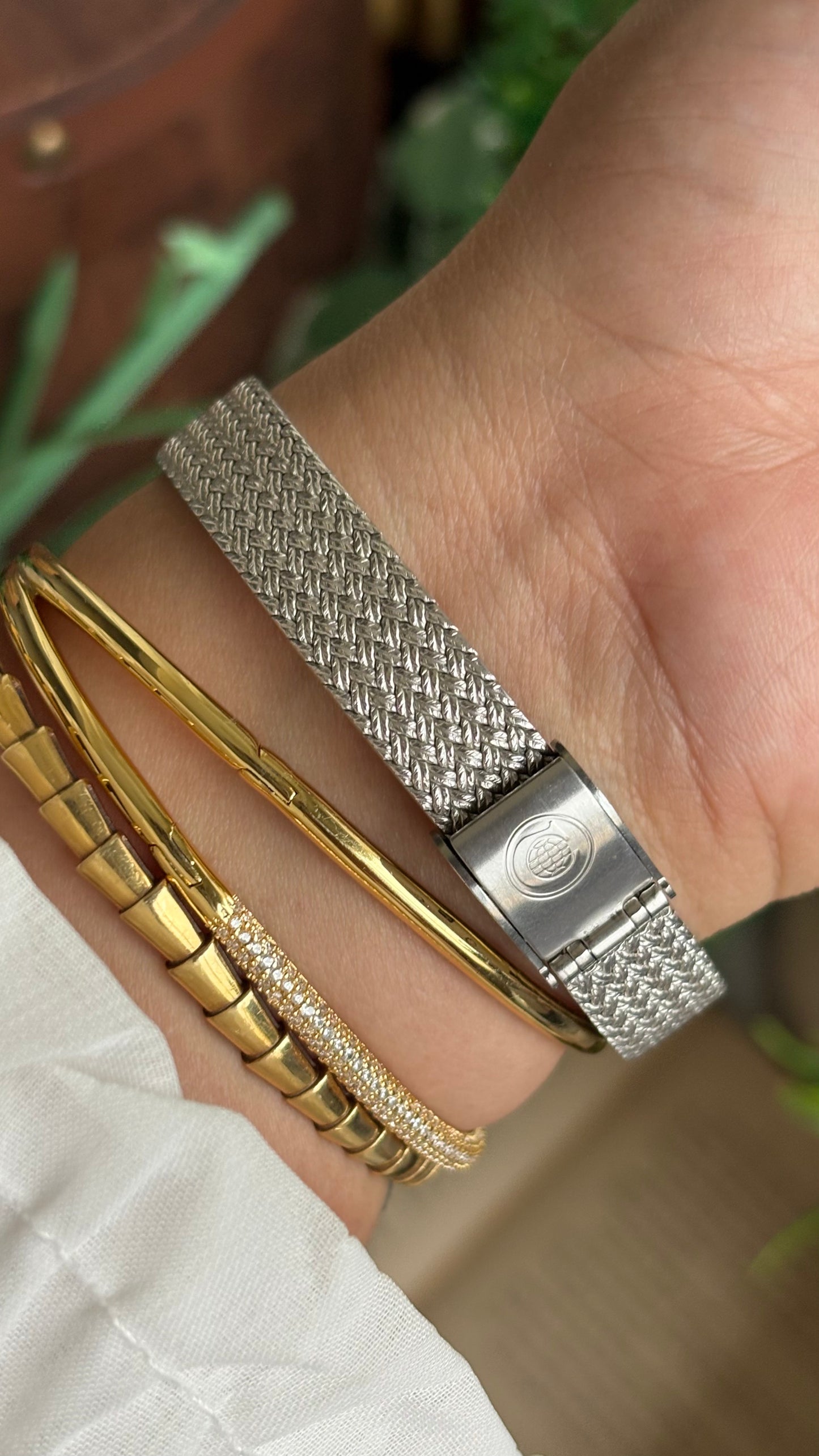 Vitnage Cyma Swiss Watch in Silver Tone Woven Strap