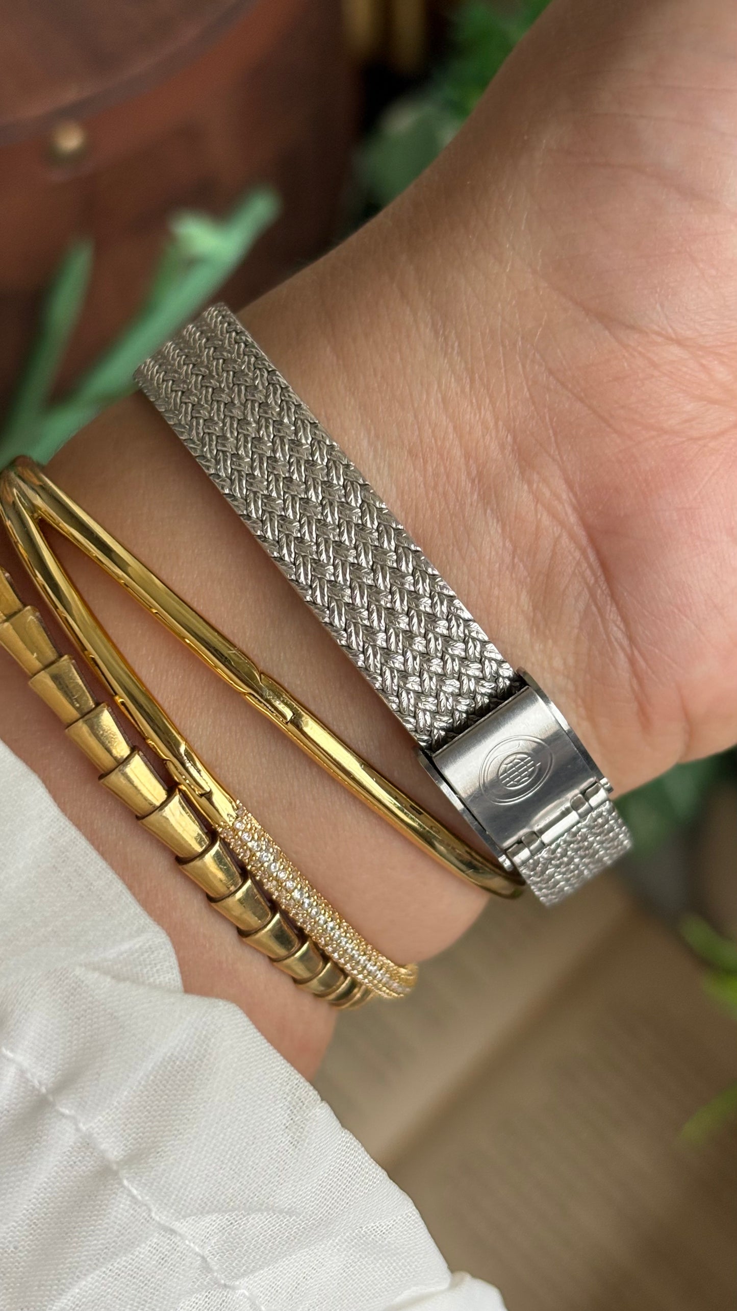 Vitnage Cyma Swiss Watch in Silver Tone Woven Strap