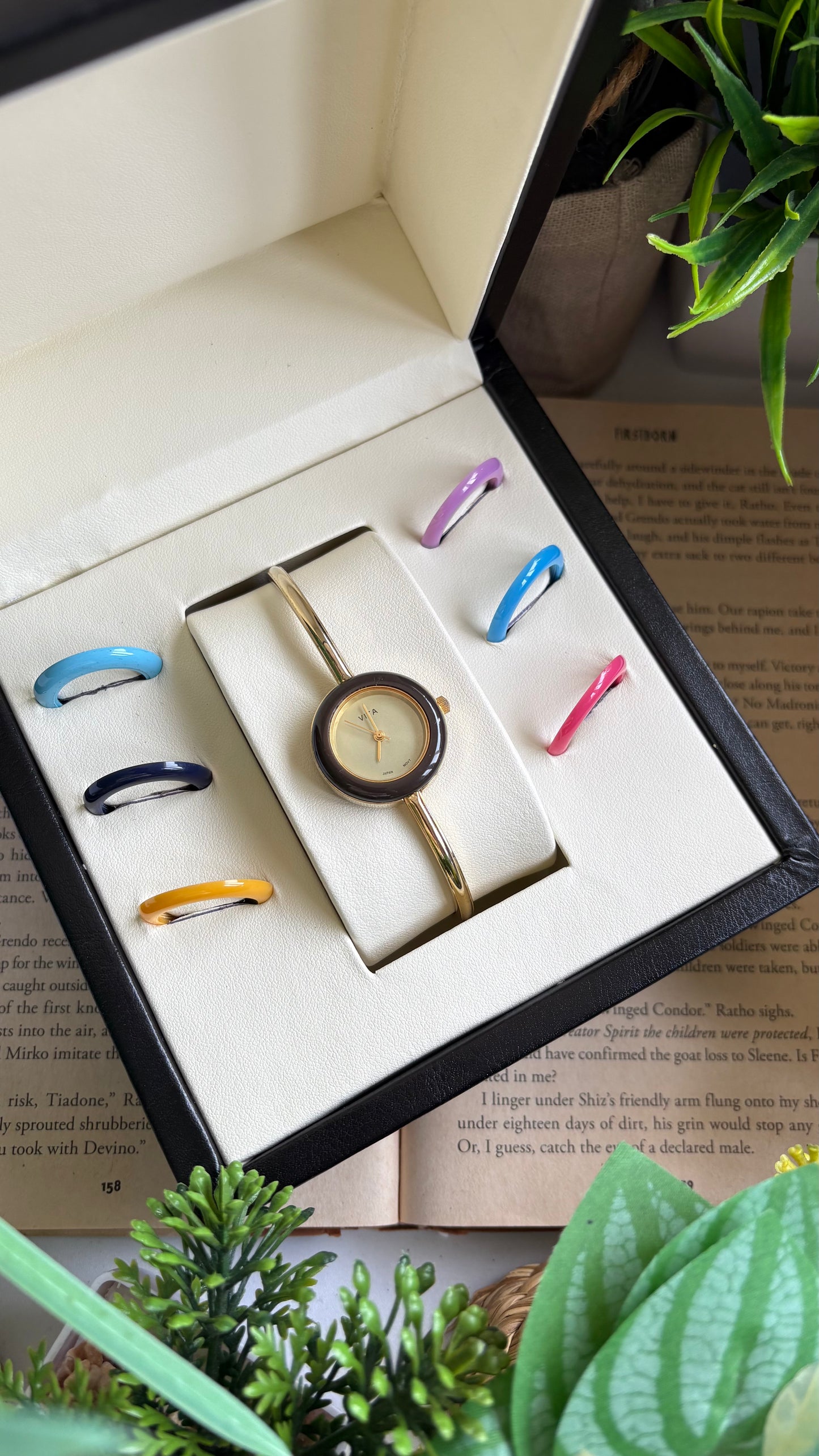 Vintage Vita Interchangeable Bezel Set Watch in Gold Tone Gucci Style
