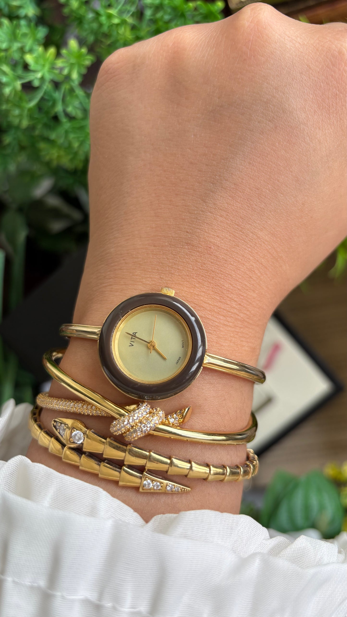 Vintage Vita Interchangeable Bezel Set Watch in Gold Tone Gucci Style