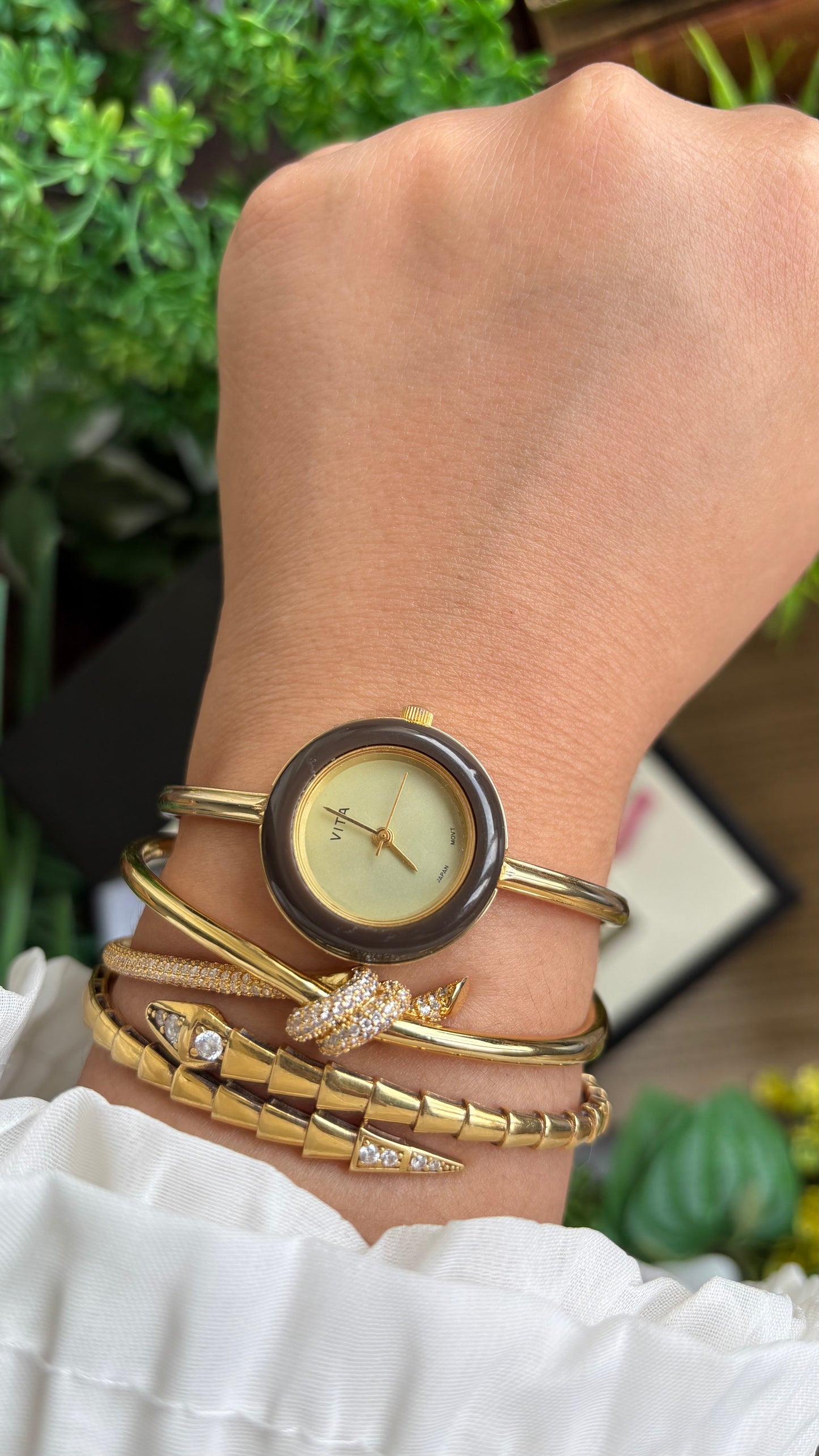 Vintage Vita Interchangeable Bezel Set Watch in Gold Tone Gucci Style
