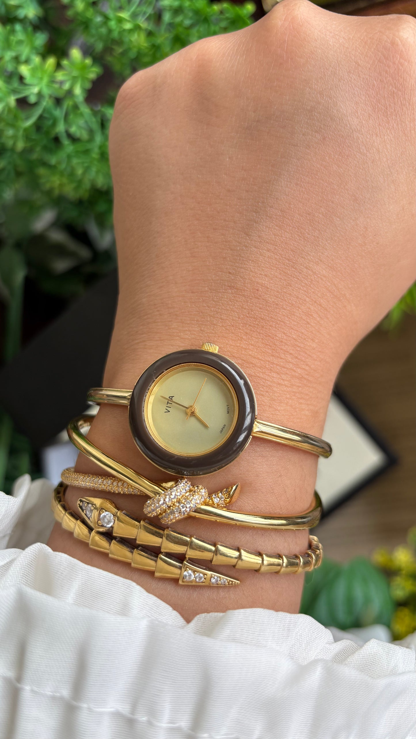 Vintage Vita Interchangeable Bezel Set Watch in Gold Tone Gucci Style