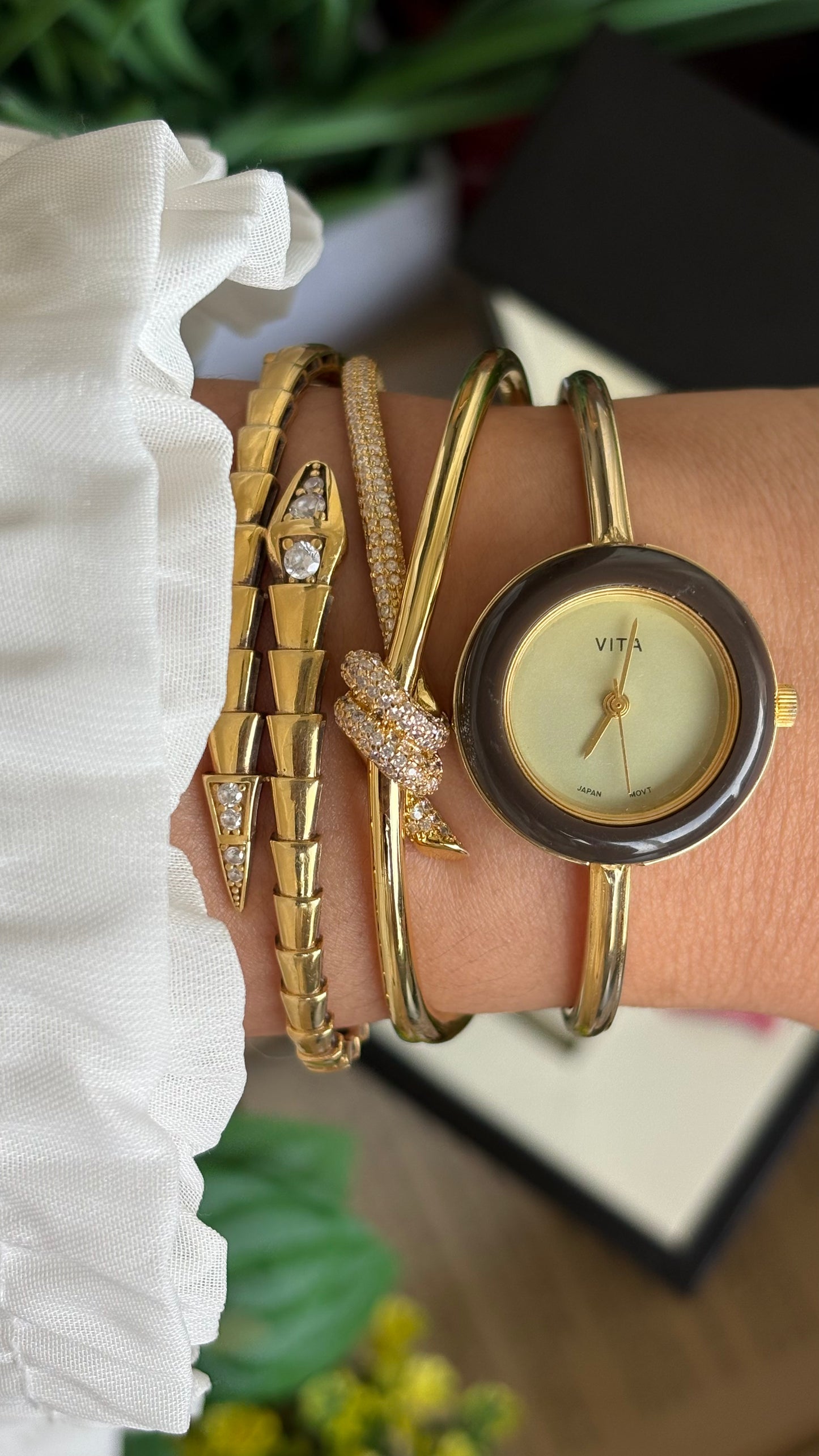 Vintage Vita Interchangeable Bezel Set Watch in Gold Tone Gucci Style