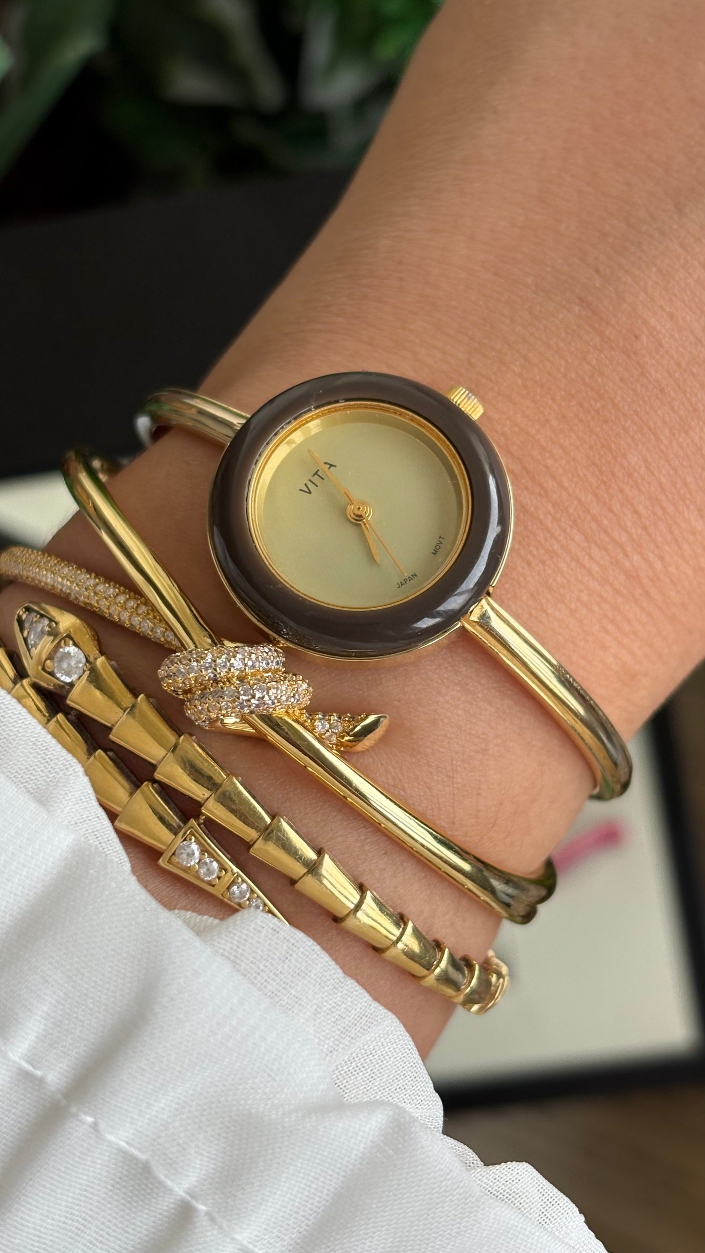Vintage Vita Interchangeable Bezel Set Watch in Gold Tone Gucci Style