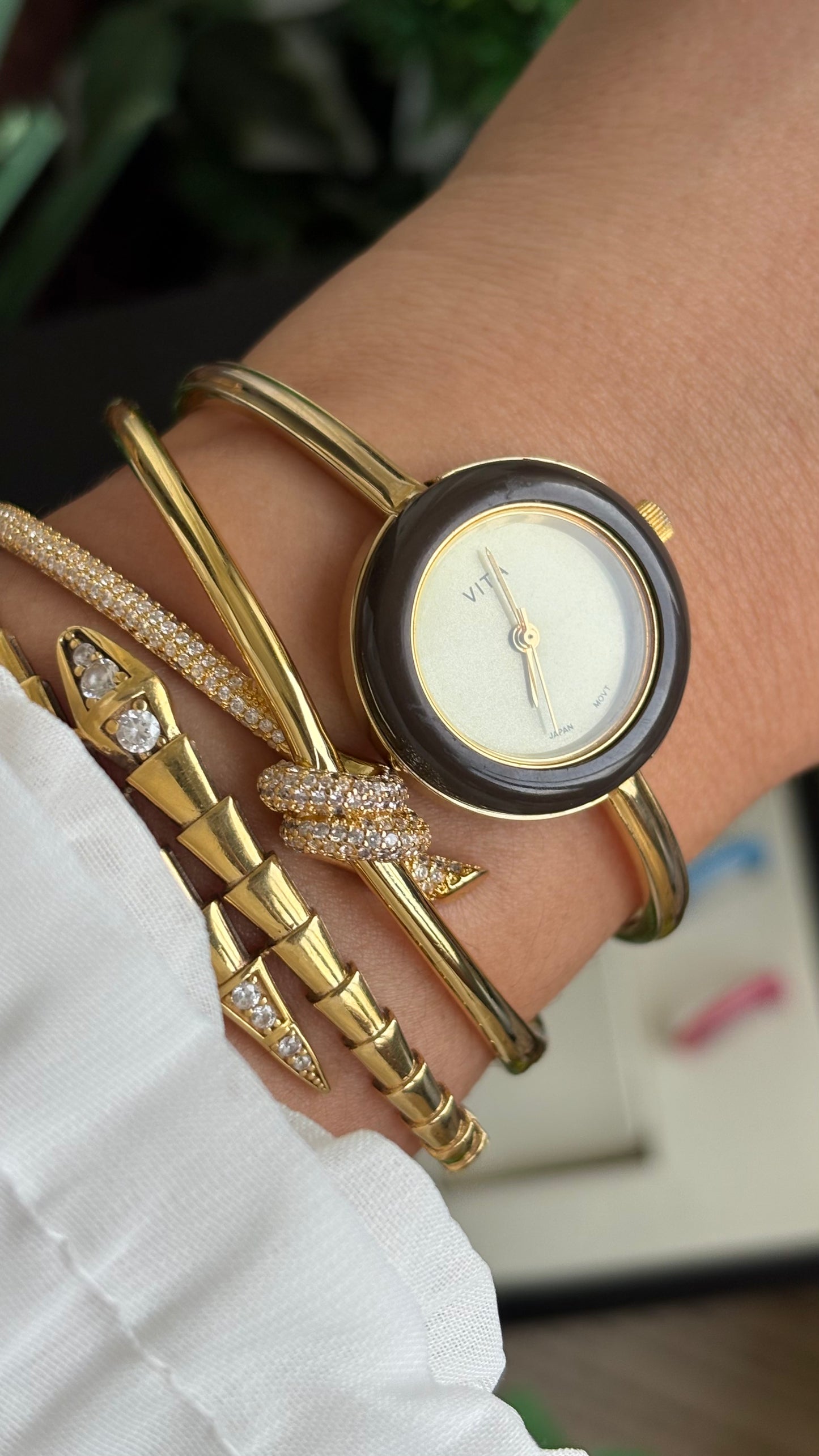 Vintage Vita Interchangeable Bezel Set Watch in Gold Tone Gucci Style