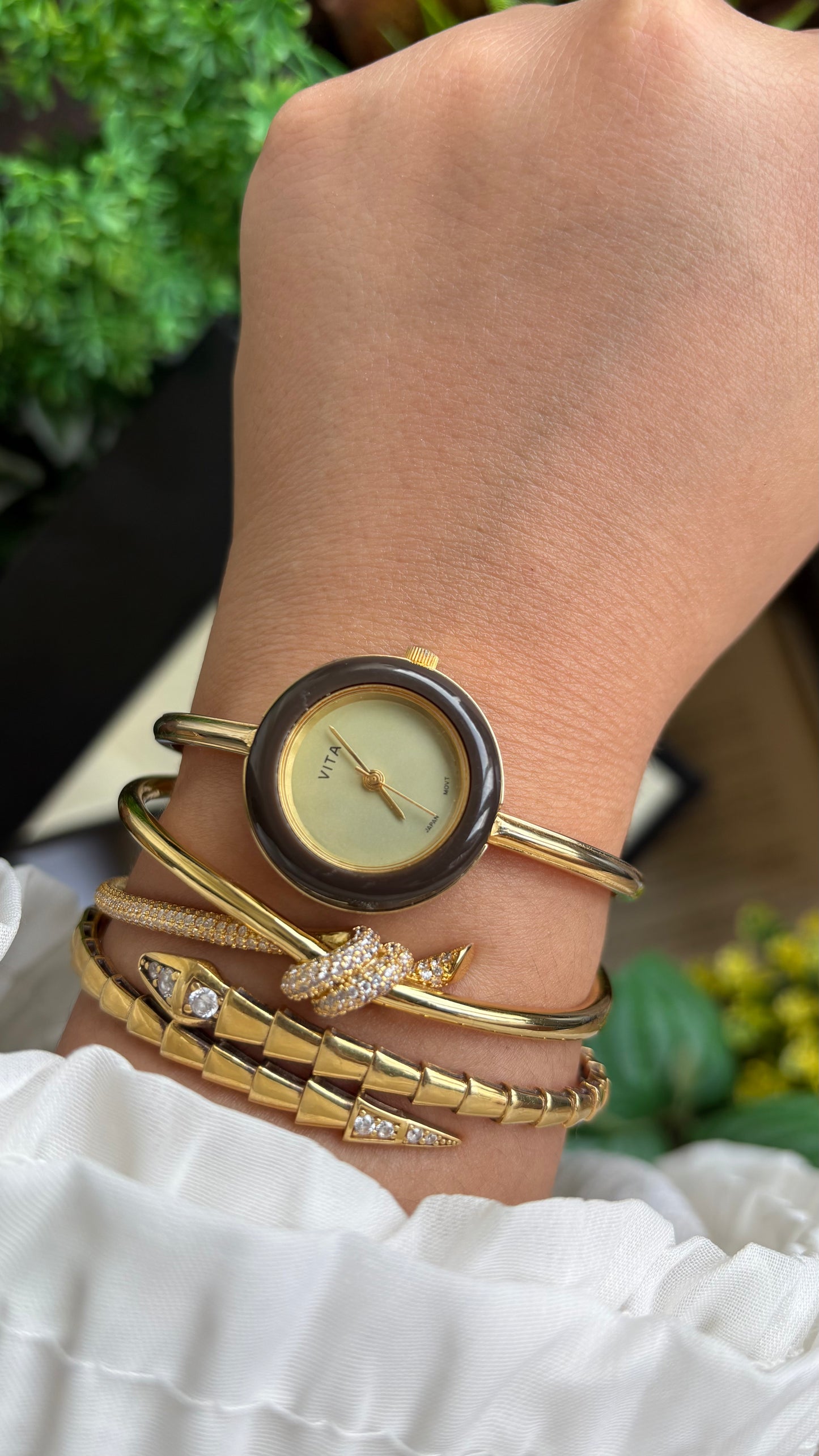 Vintage Vita Interchangeable Bezel Set Watch in Gold Tone Gucci Style