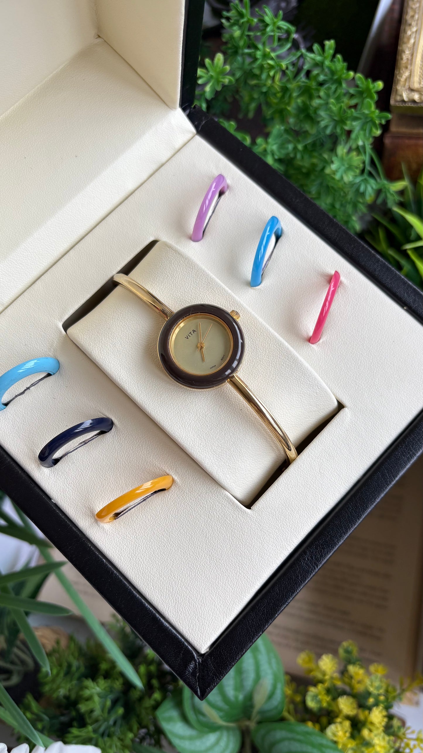 Vintage Vita Interchangeable Bezel Set Watch in Gold Tone Gucci Style