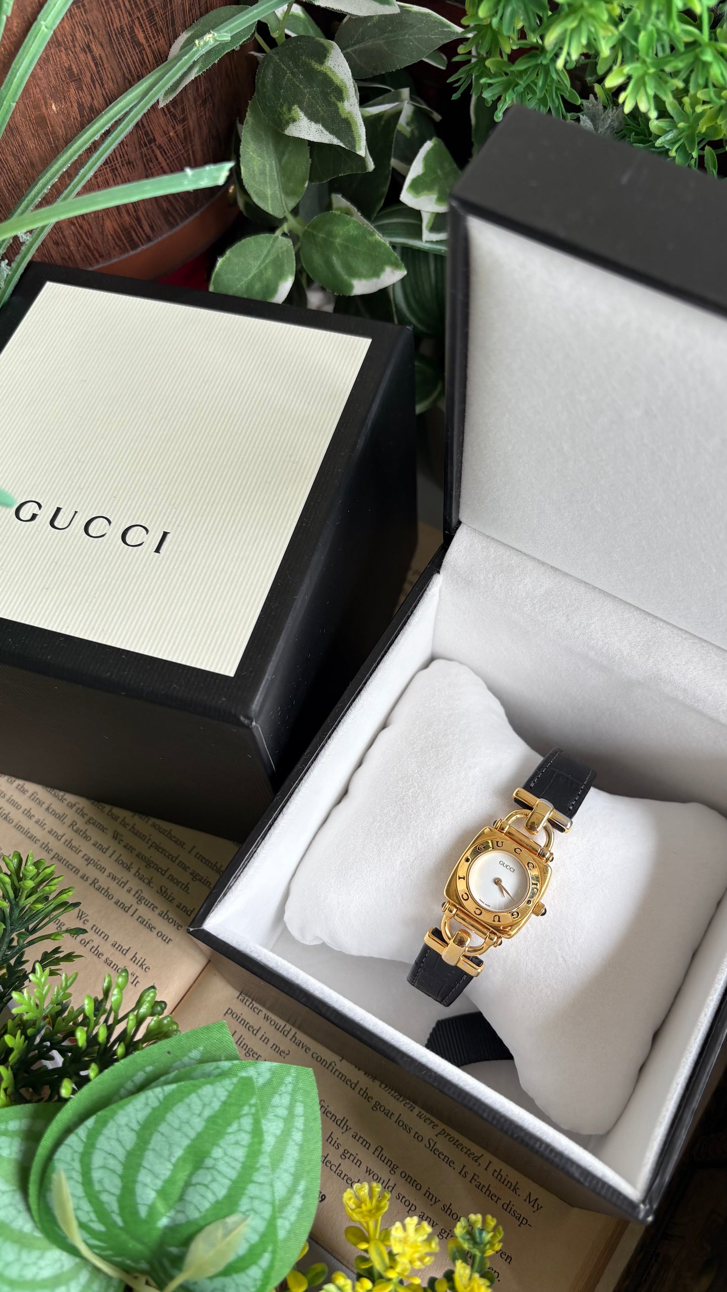 Vintage Gucci Classic Horsebit Watch in Black Leather Strap with Gucci Box
