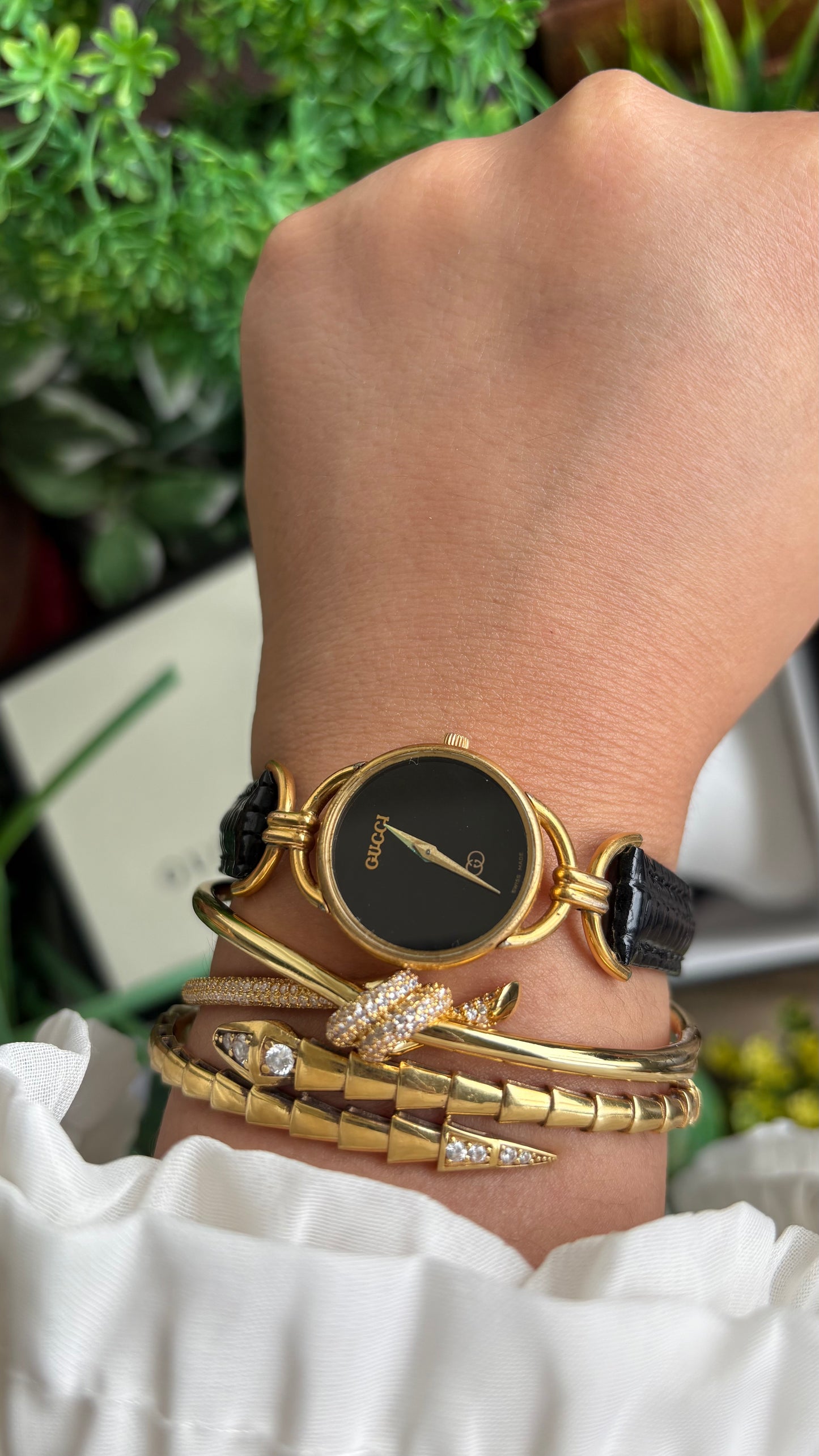 Vintage Gucci Watch in Black Leather Strap with Gucci Box