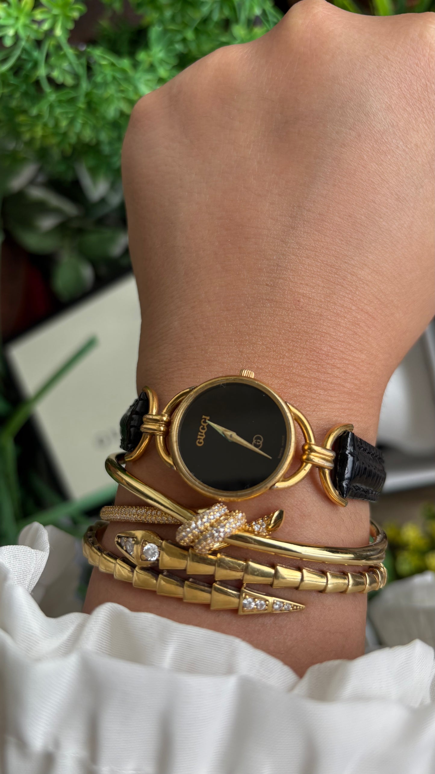Vintage Gucci Watch in Black Leather Strap with Gucci Box