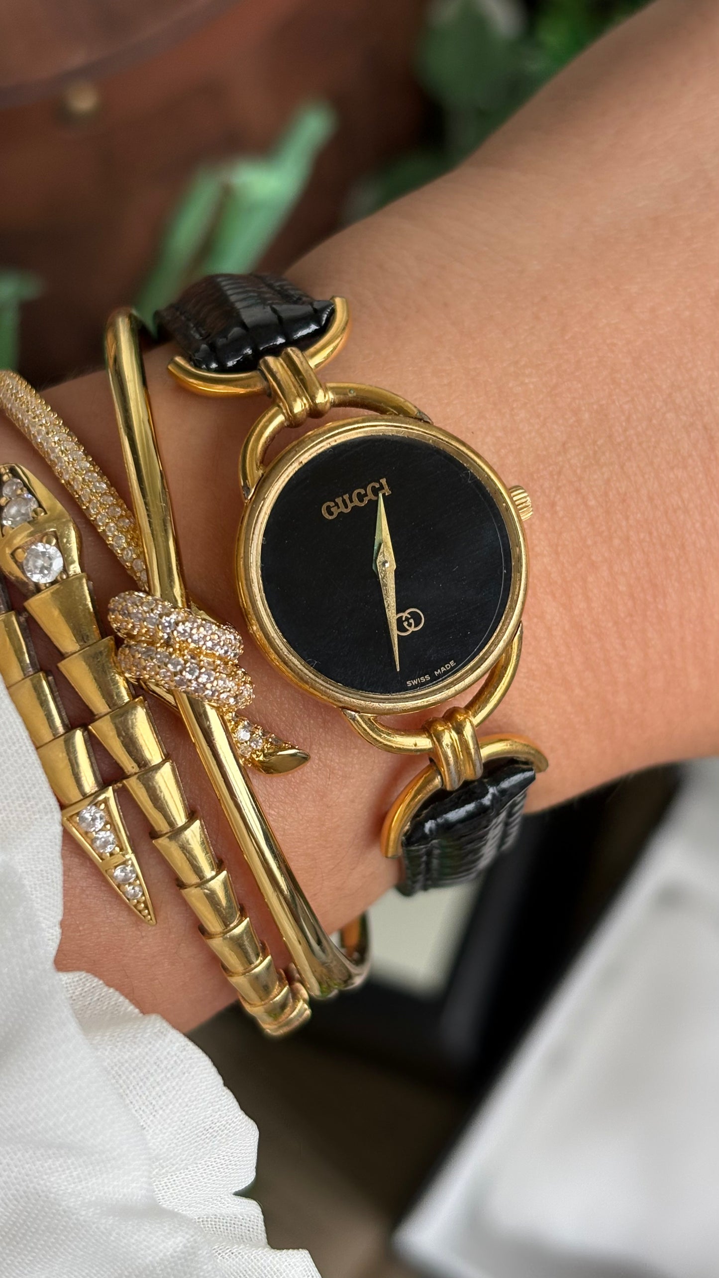 Vintage Gucci Watch in Black Leather Strap with Gucci Box
