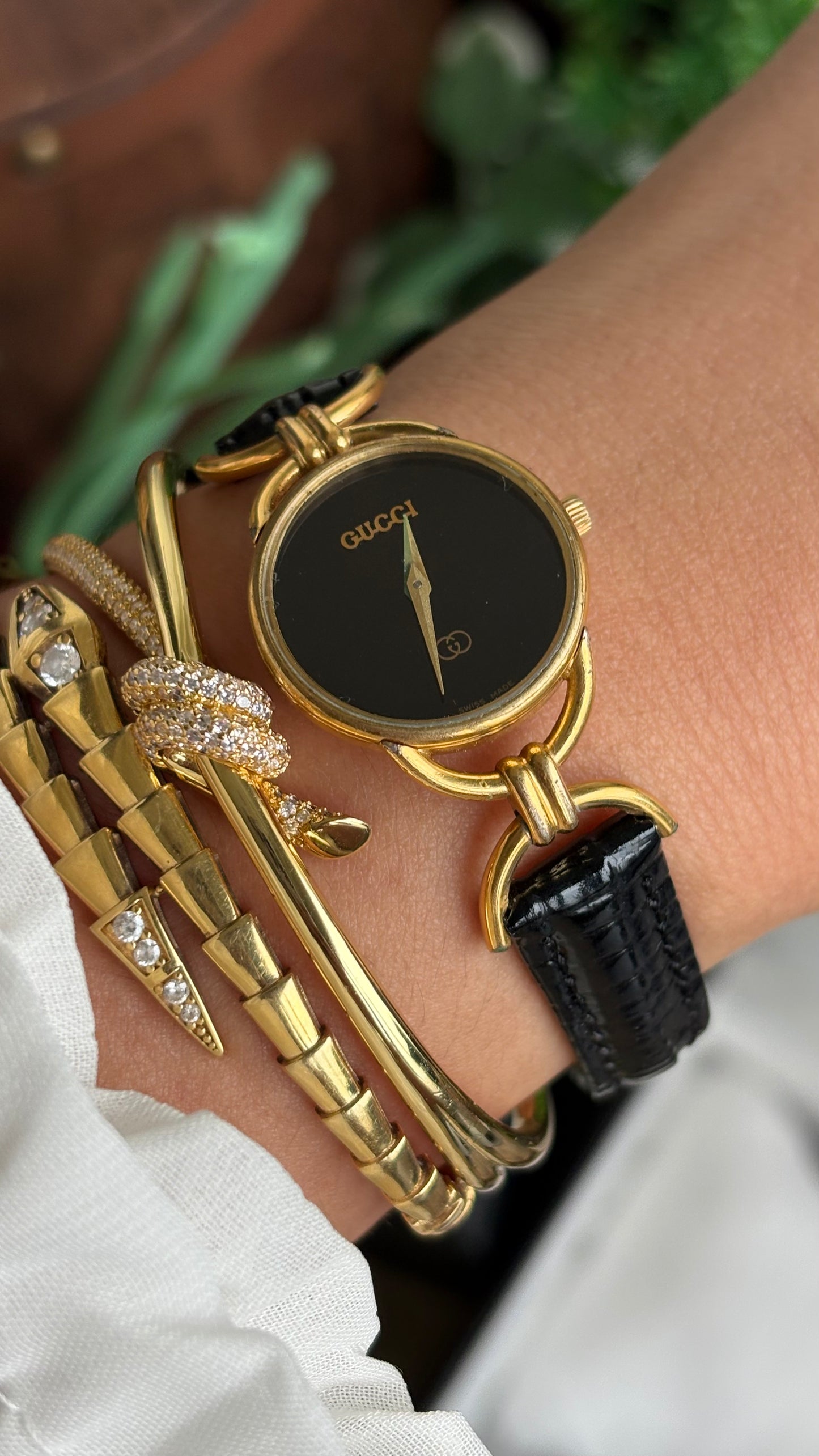 Vintage Gucci Watch in Black Leather Strap with Gucci Box