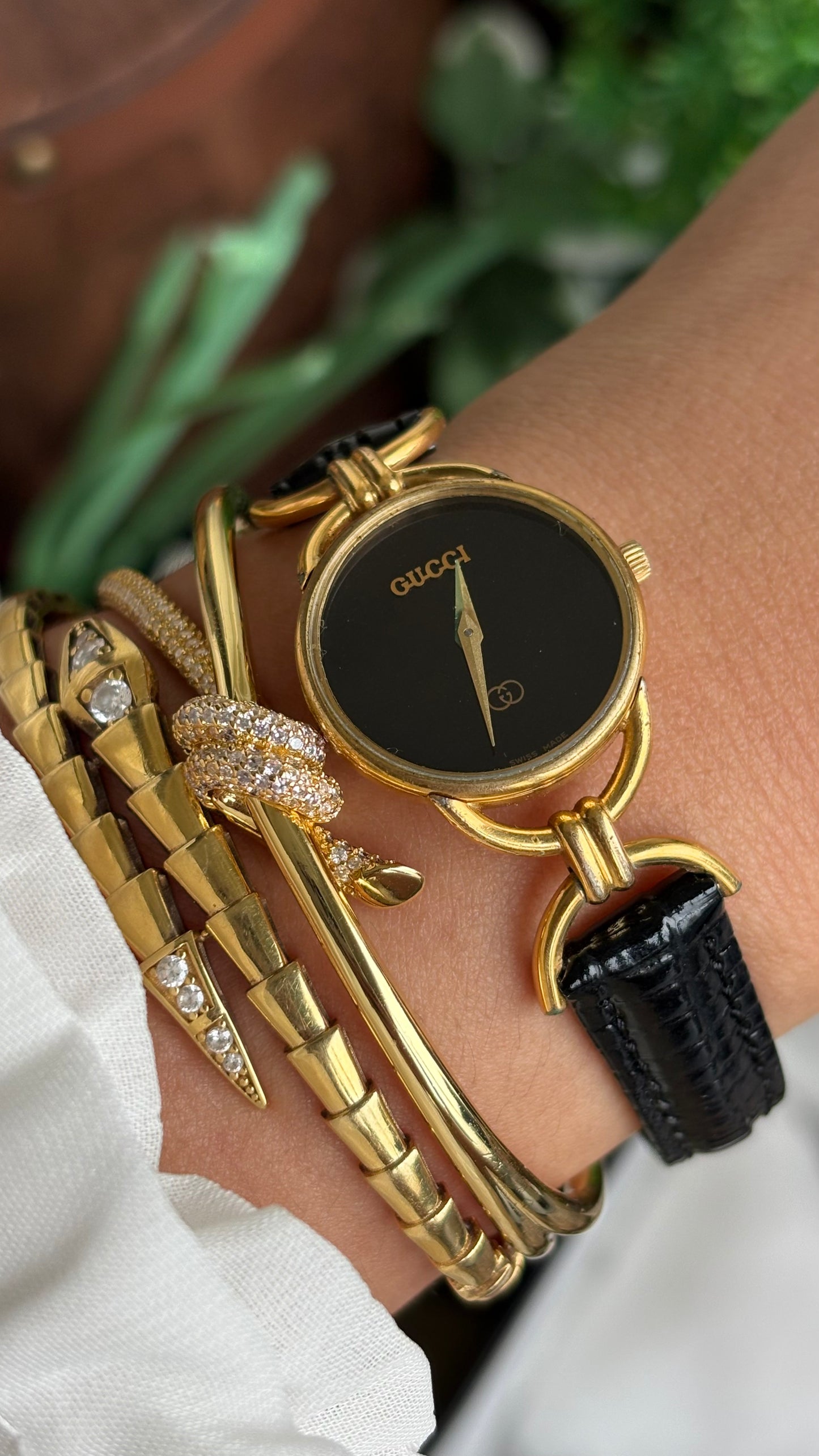 Vintage Gucci Watch in Black Leather Strap with Gucci Box