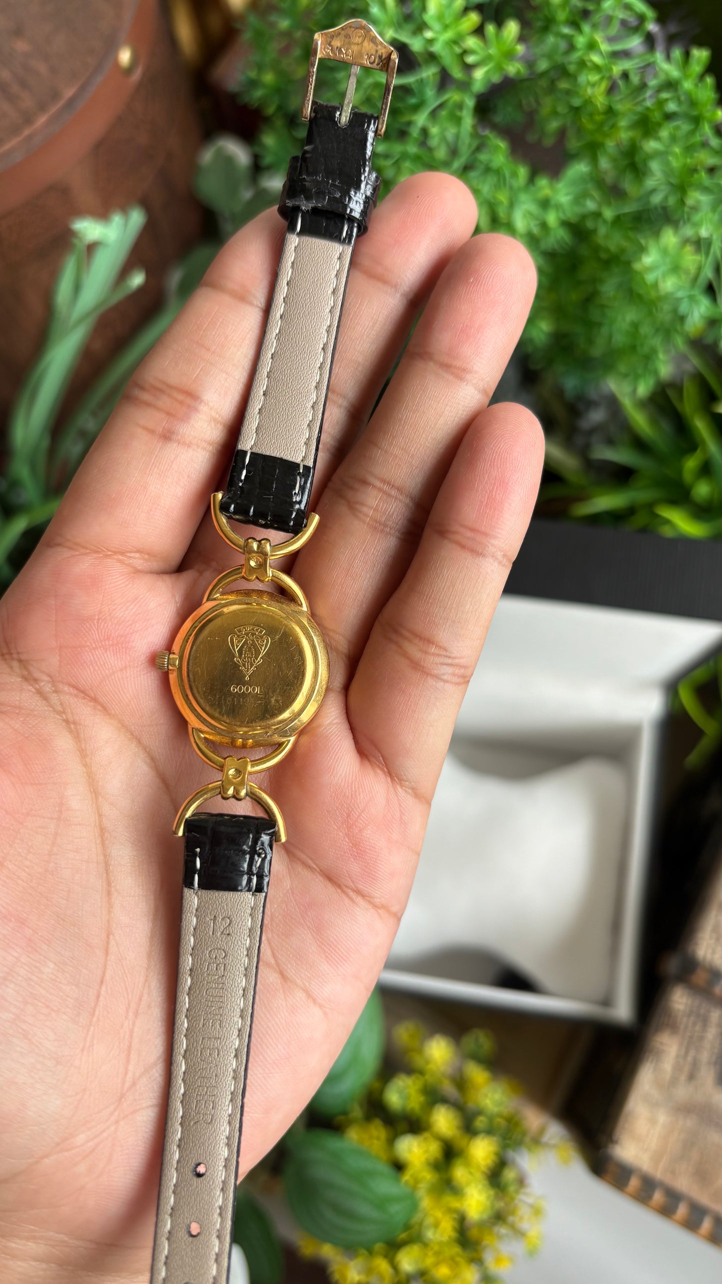 Vintage Gucci Watch in Black Leather Strap with Gucci Box