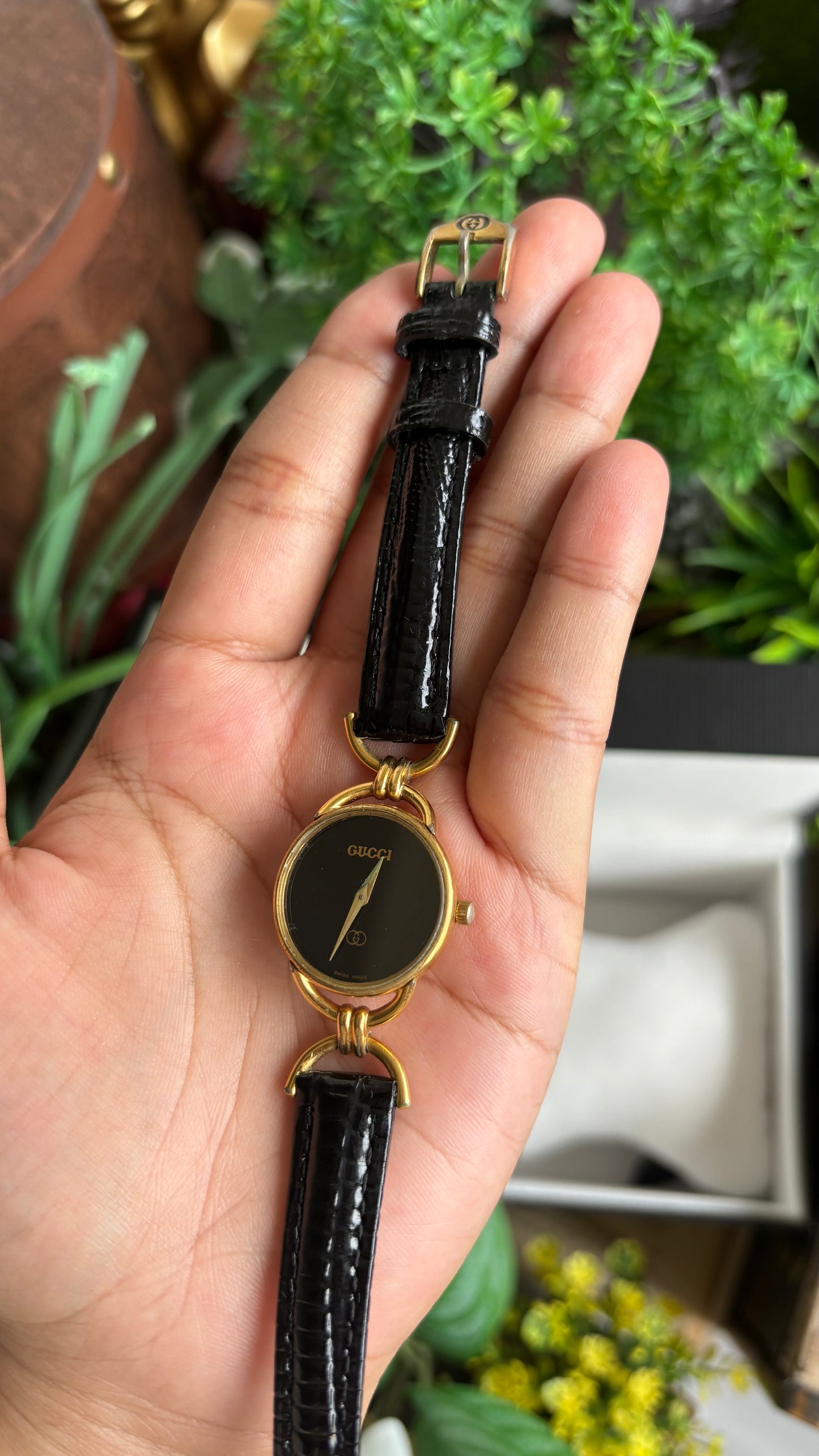 Vintage Gucci Watch in Black Leather Strap with Gucci Box