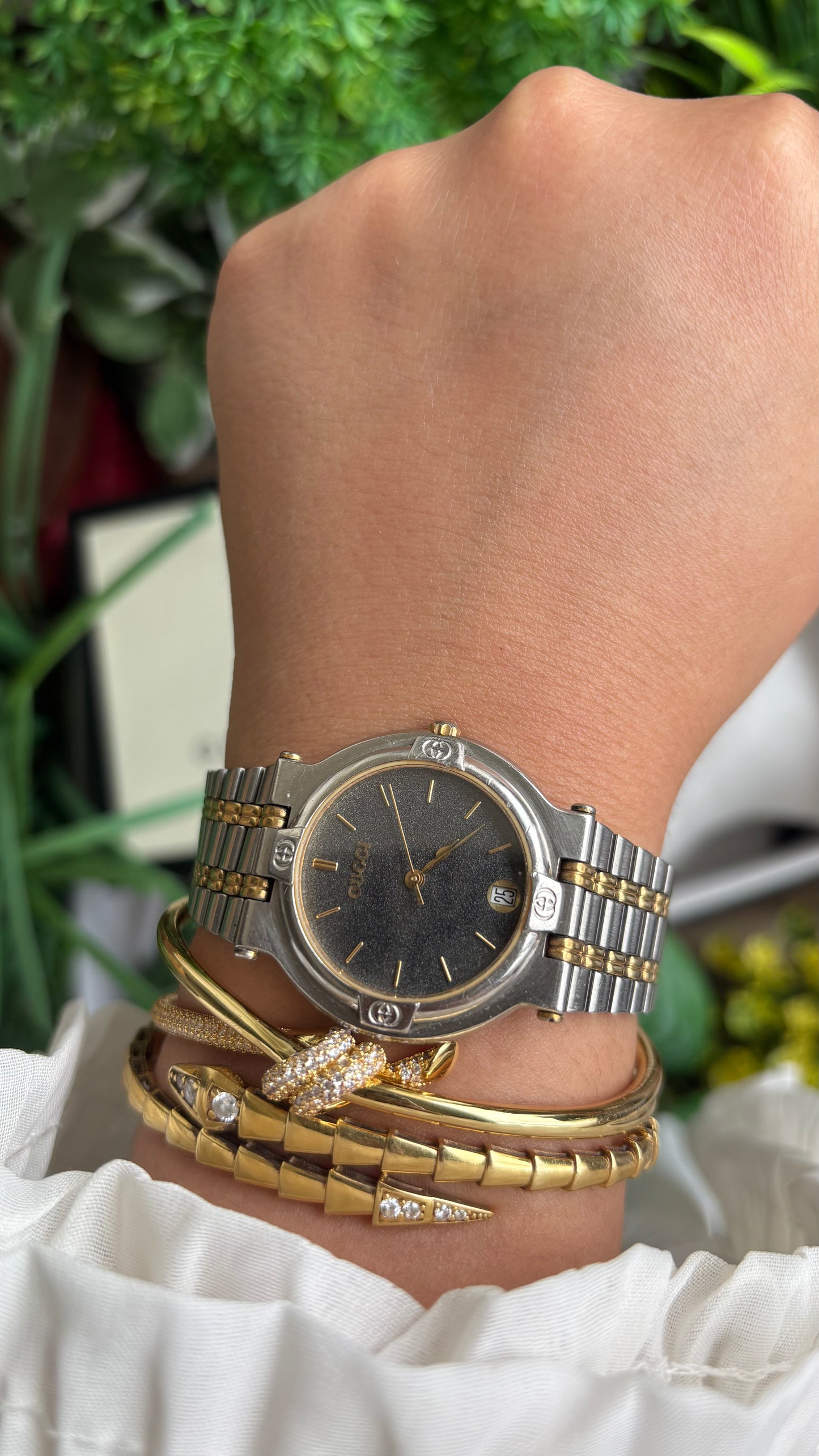 Vintage Gucci 9000L Swiss Watch in Two Tone Black Glittered Dial with Gucci Box