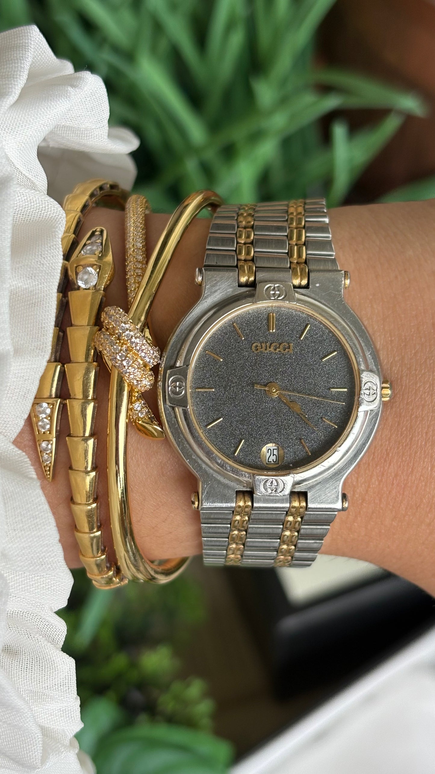 Vintage Gucci 9000L Swiss Watch in Two Tone Black Glittered Dial with Gucci Box
