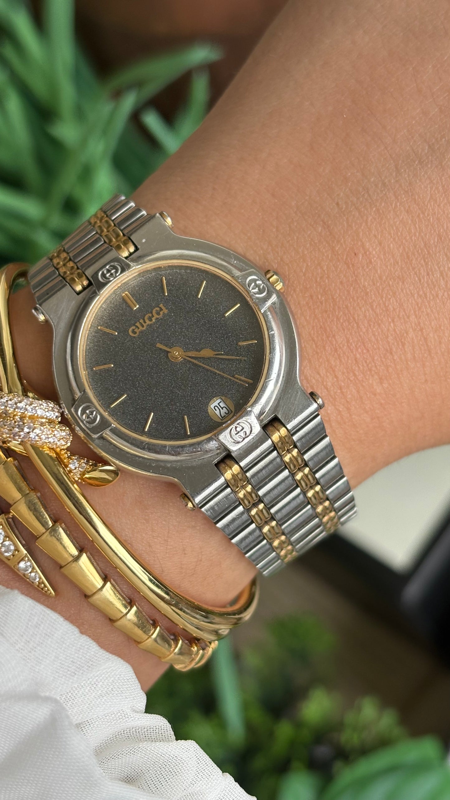 Vintage Gucci 9000L Swiss Watch in Two Tone Black Glittered Dial with Gucci Box