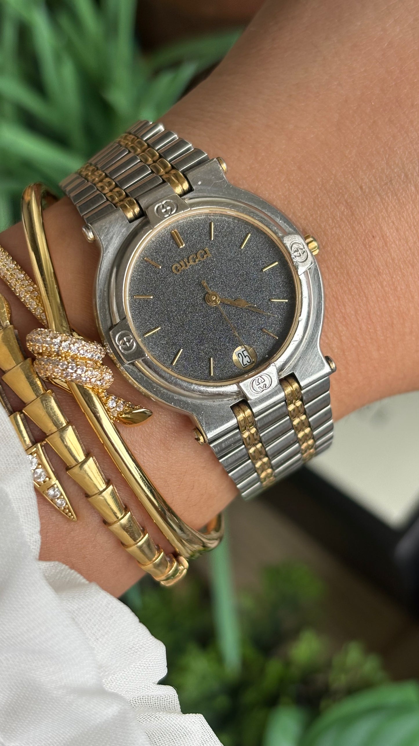 Vintage Gucci 9000L Swiss Watch in Two Tone Black Glittered Dial with Gucci Box