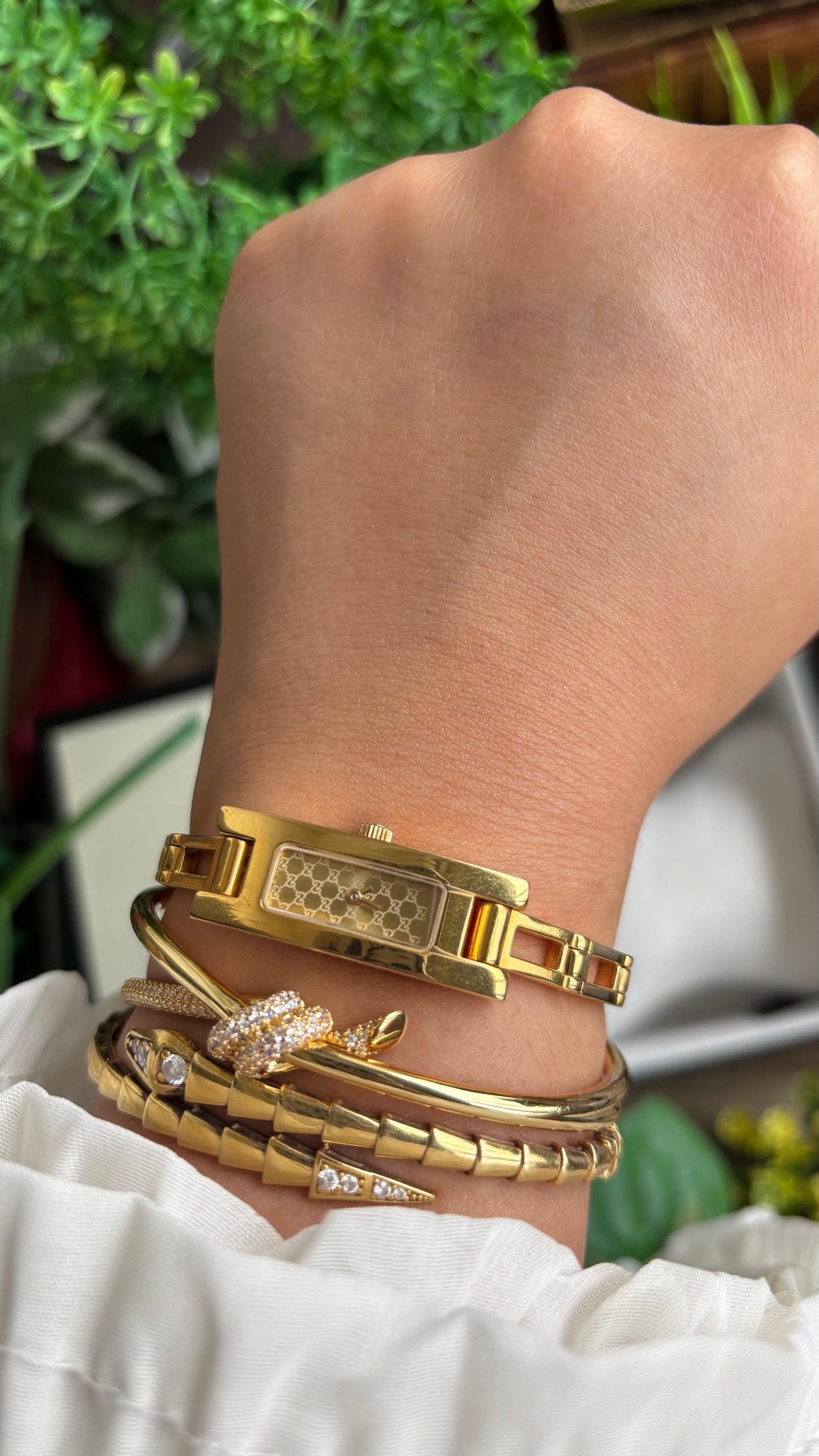 Vintage Gucci 3900L Monogram Dial Slim Bracelet Watch in Gold Tone with Gucci Box