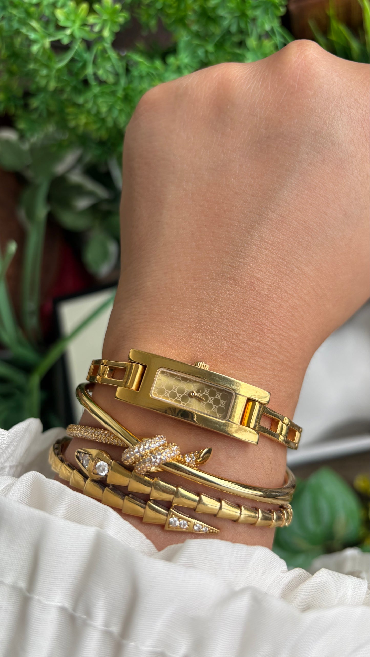 Vintage Gucci 3900L Monogram Dial Slim Bracelet Watch in Gold Tone with Gucci Box