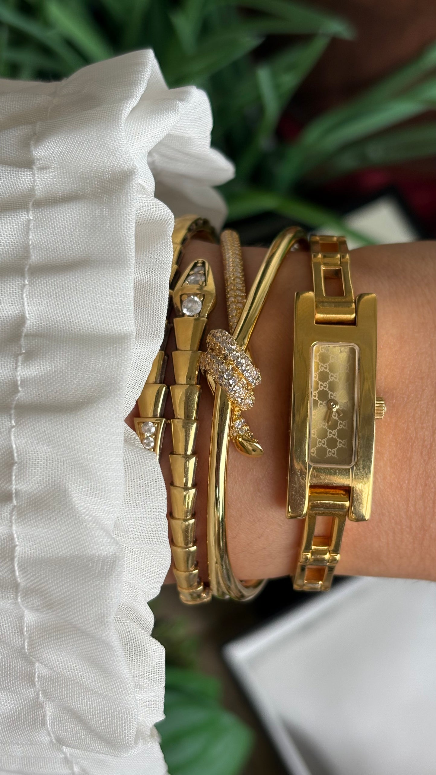 Vintage Gucci 3900L Monogram Dial Slim Bracelet Watch in Gold Tone with Gucci Box