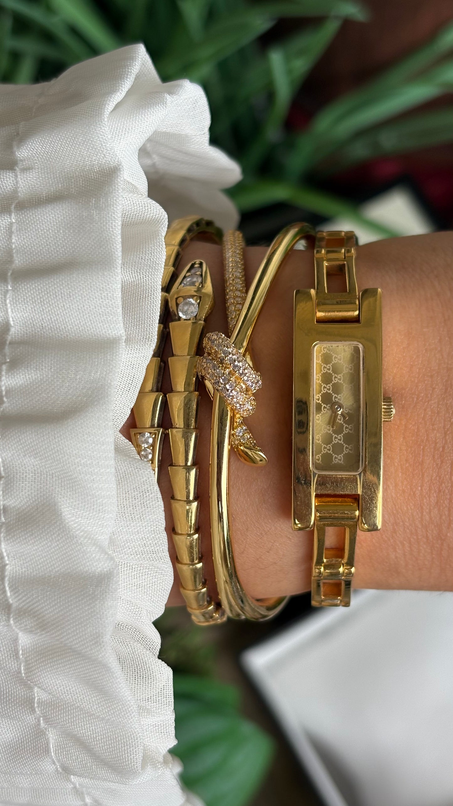 Vintage Gucci 3900L Monogram Dial Slim Bracelet Watch in Gold Tone with Gucci Box