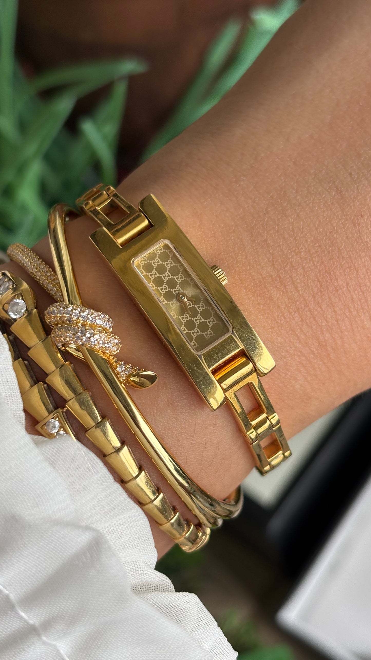 Vintage Gucci 3900L Monogram Dial Slim Bracelet Watch in Gold Tone with Gucci Box