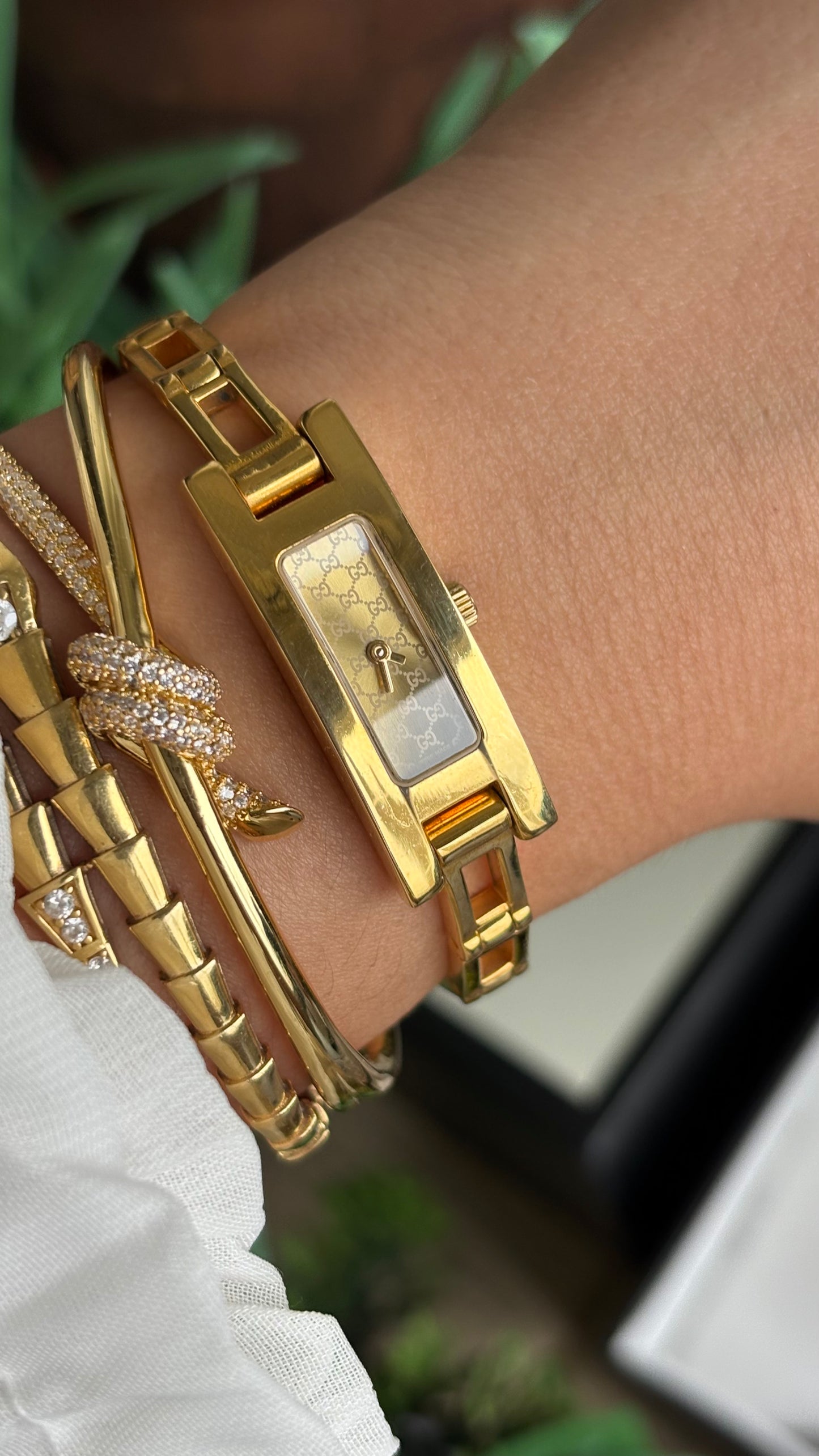 Vintage Gucci 3900L Monogram Dial Slim Bracelet Watch in Gold Tone with Gucci Box