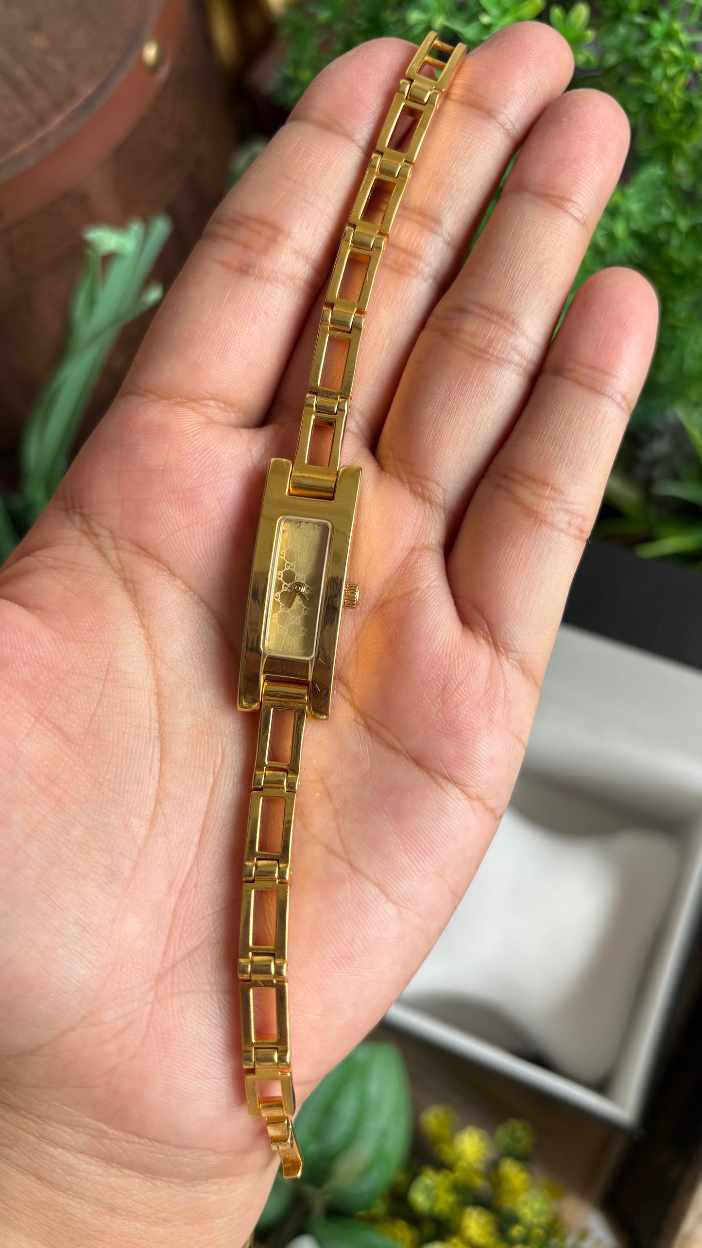 Vintage Gucci 3900L Monogram Dial Slim Bracelet Watch in Gold Tone with Gucci Box