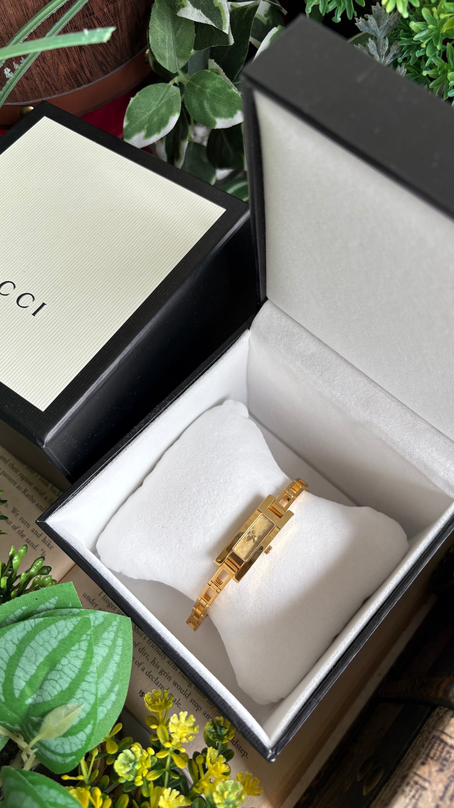 Vintage Gucci 3900L Monogram Dial Slim Bracelet Watch in Gold Tone with Gucci Box