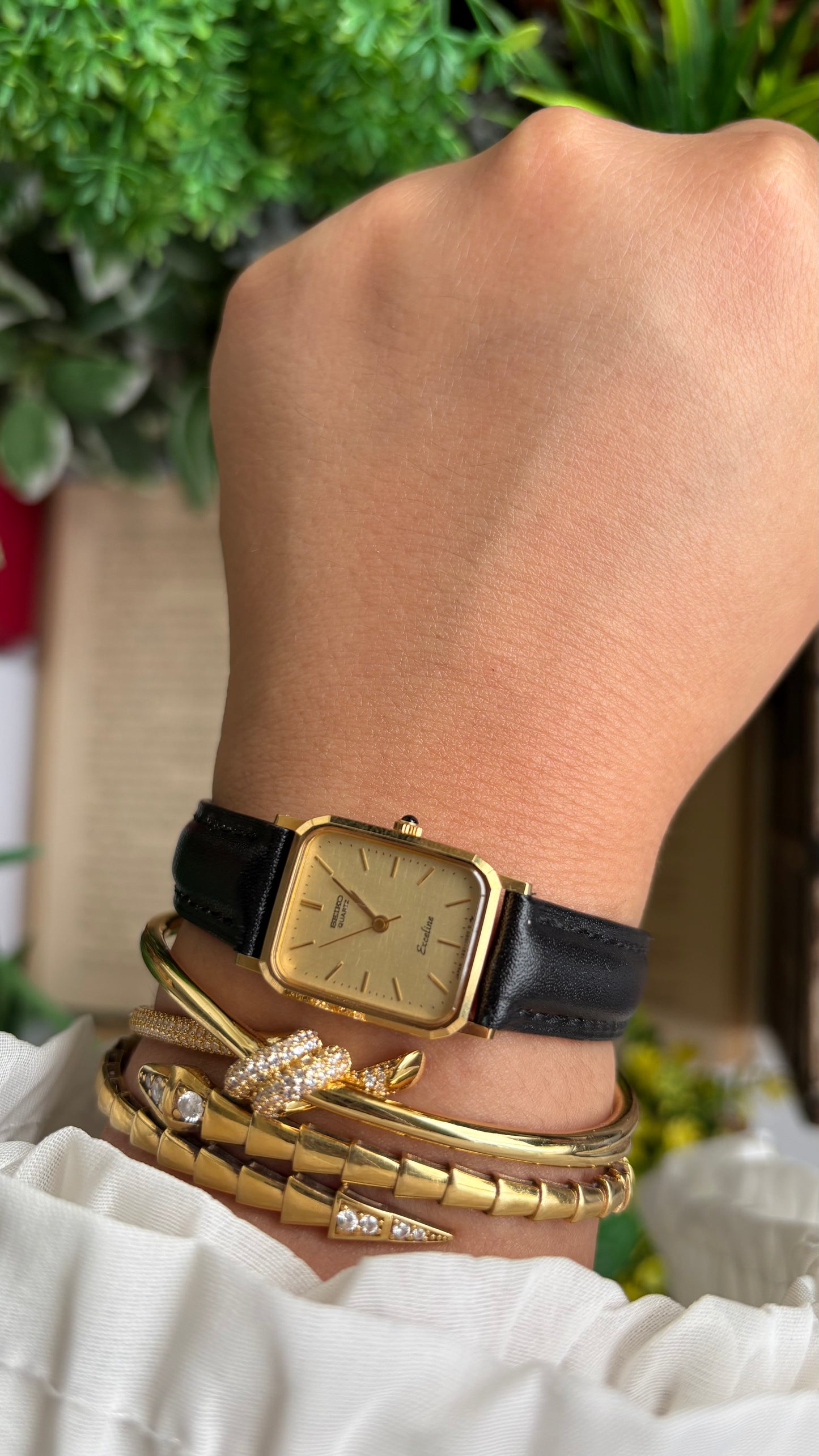 Vintage Seiko Exceline Ladies Watch in Black Leather Strap
