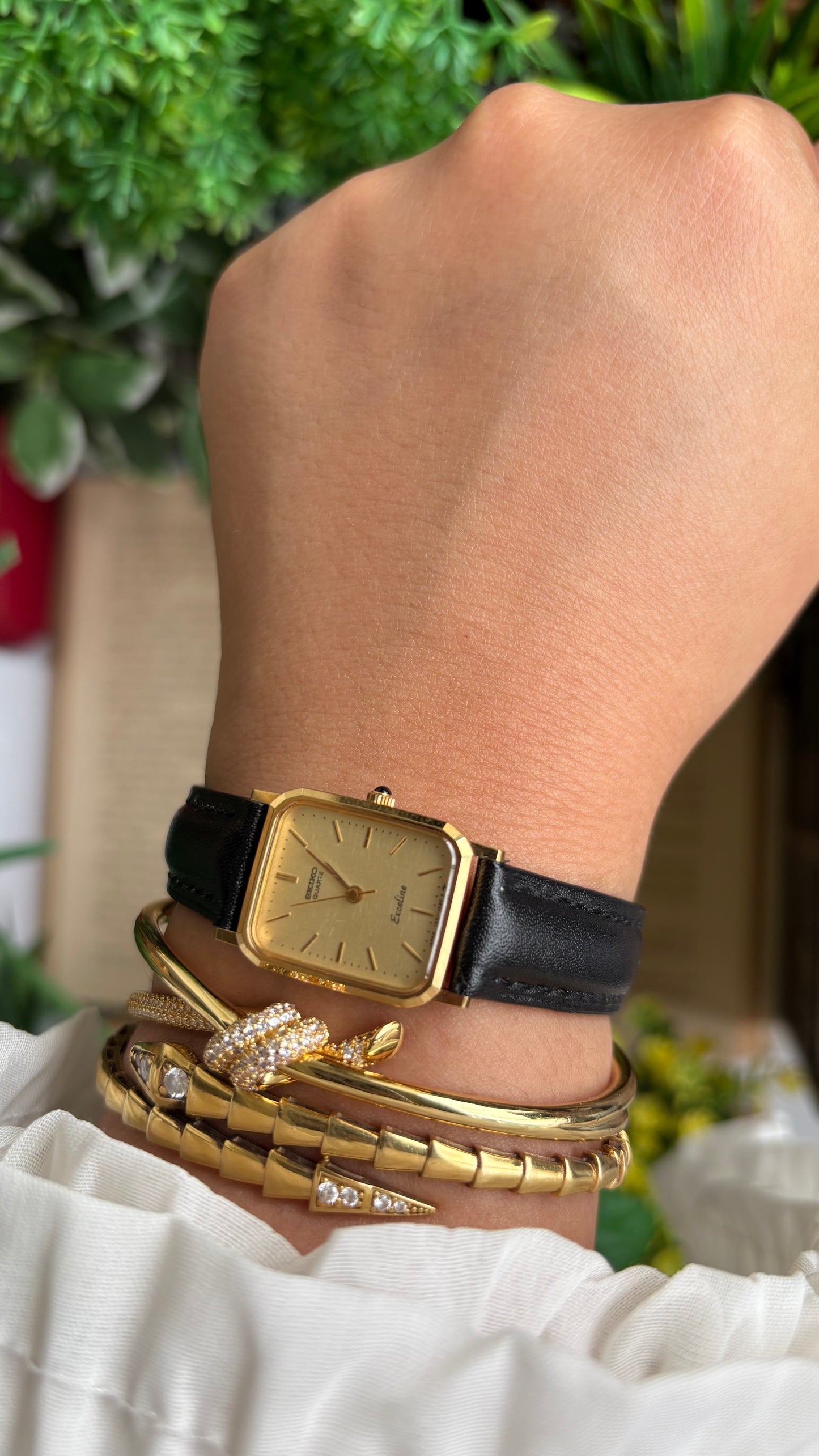 Vintage Seiko Exceline Ladies Watch in Black Leather Strap