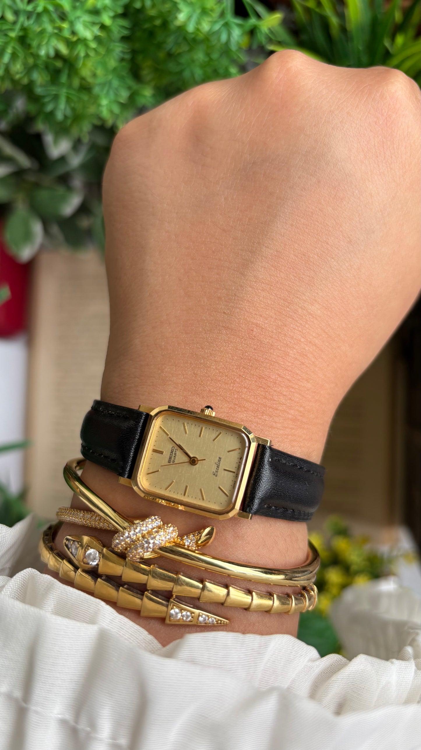 Vintage Seiko Exceline Ladies Watch in Black Leather Strap
