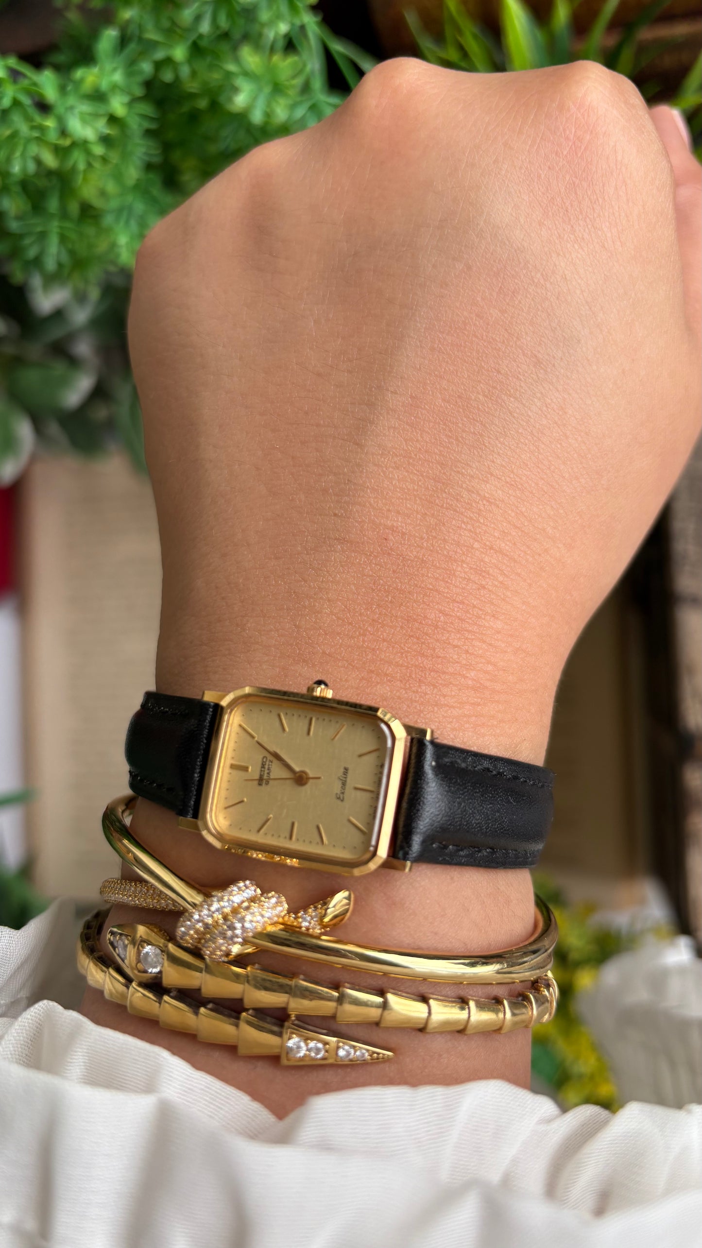 Vintage Seiko Exceline Ladies Watch in Black Leather Strap
