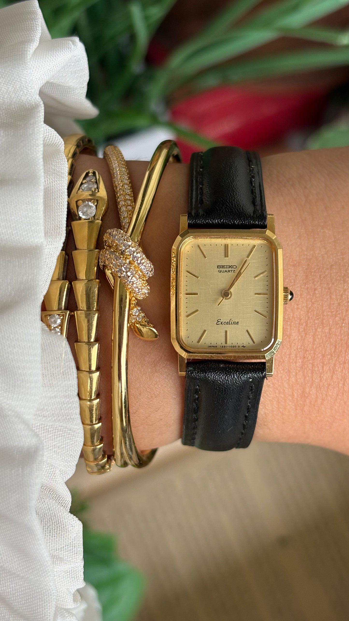 Vintage Seiko Exceline Ladies Watch in Black Leather Strap