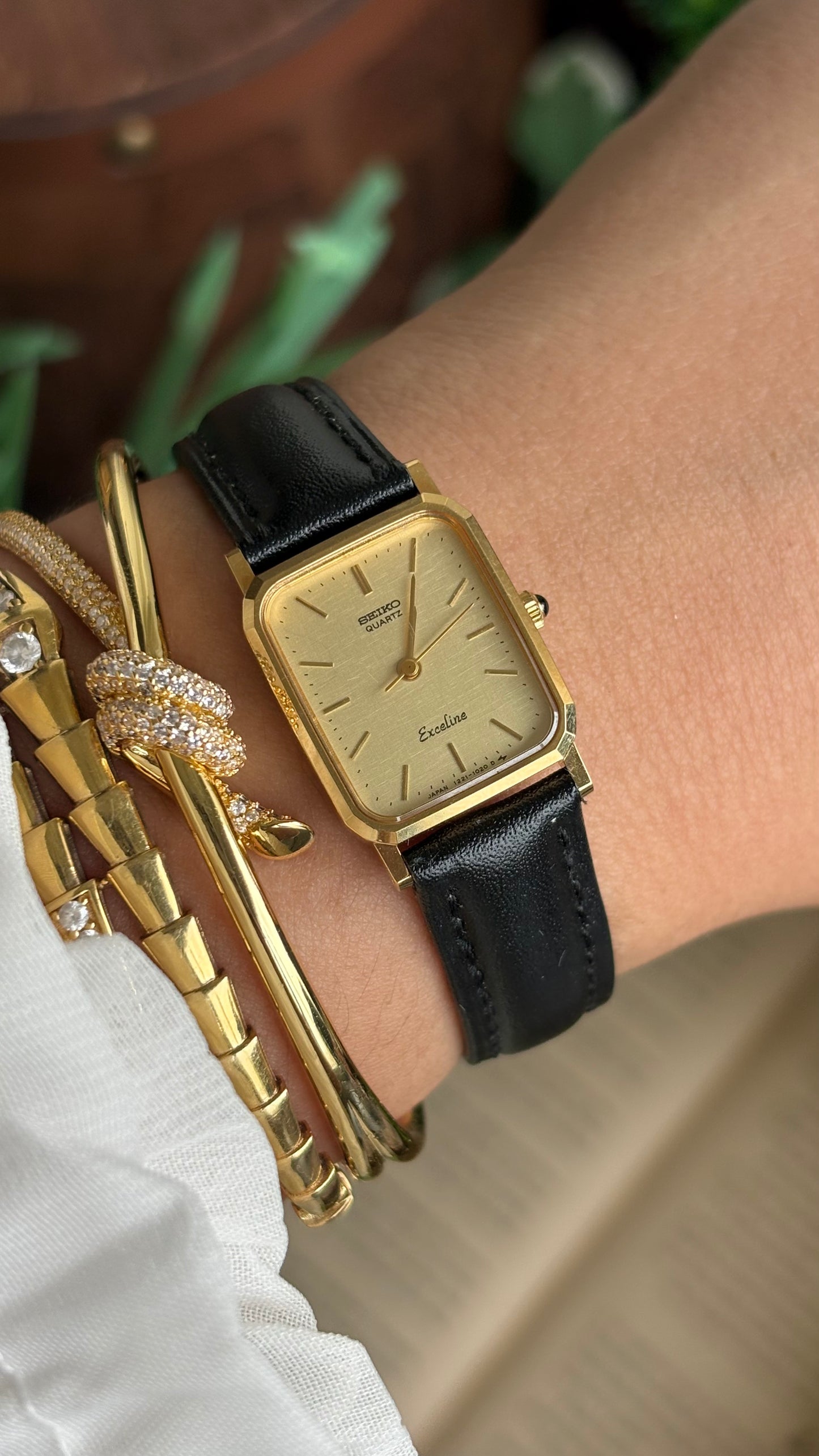 Vintage Seiko Exceline Ladies Watch in Black Leather Strap