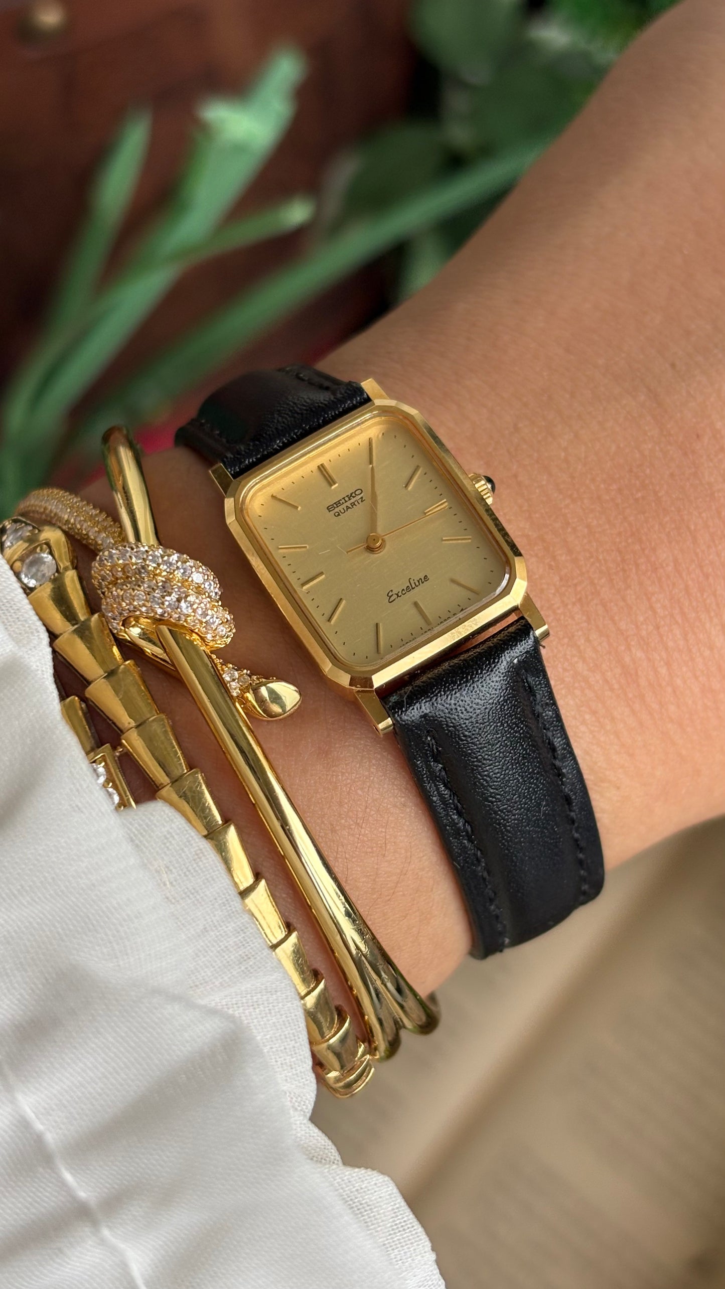 Vintage Seiko Exceline Ladies Watch in Black Leather Strap