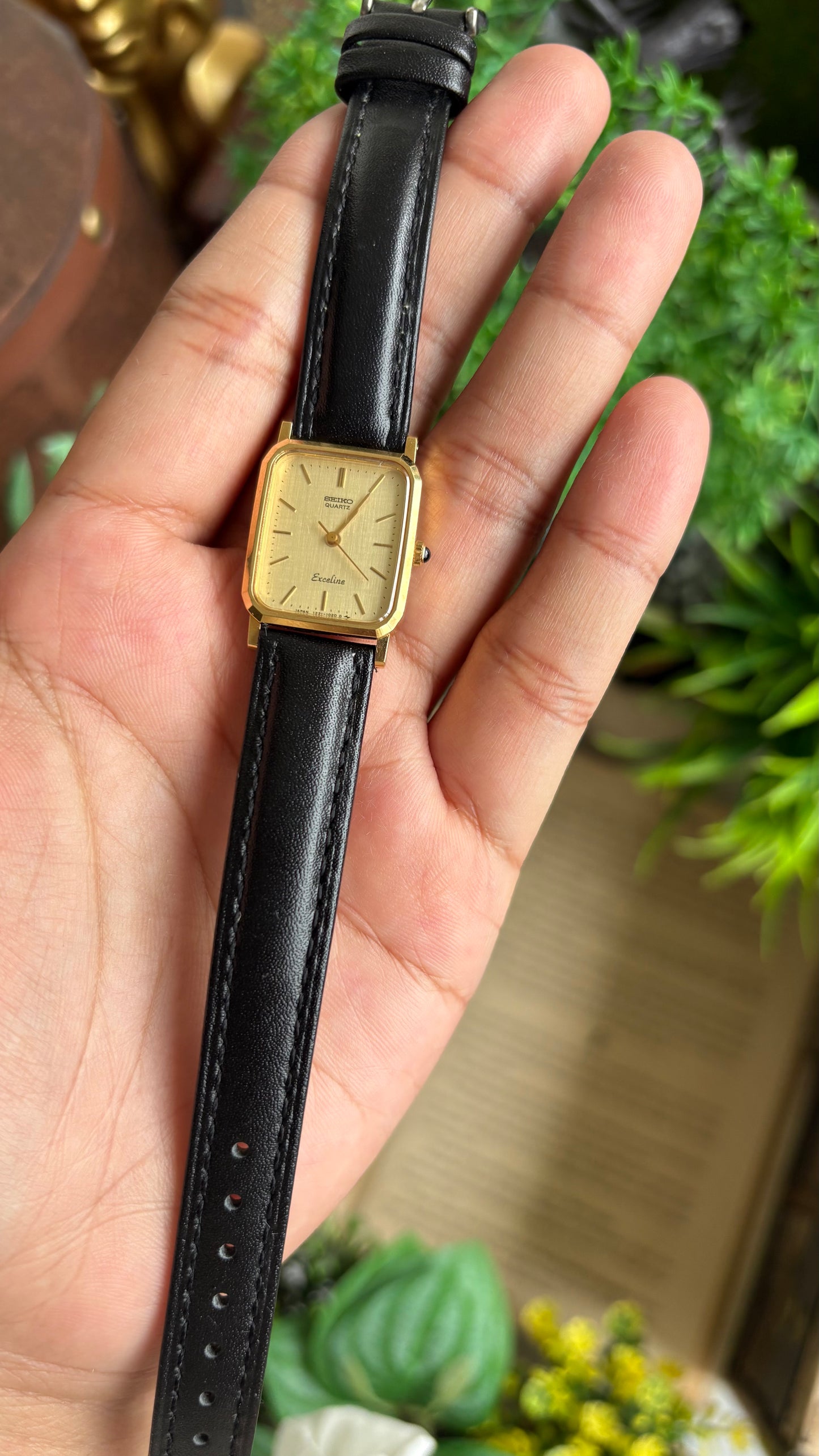 Vintage Seiko Exceline Ladies Watch in Black Leather Strap
