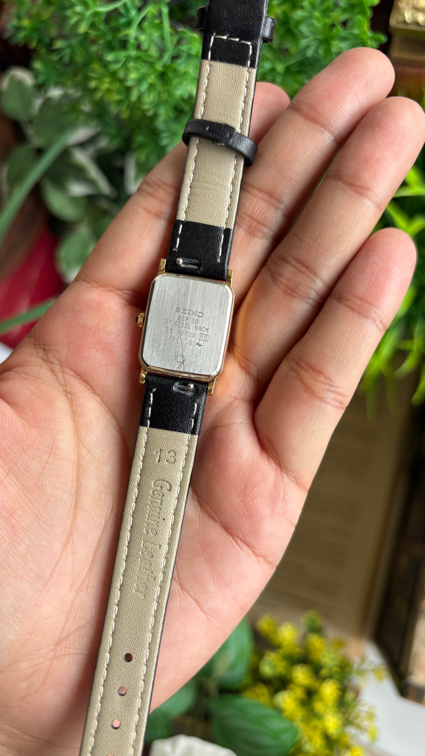 Vintage Seiko Exceline Ladies Watch in Black Leather Strap