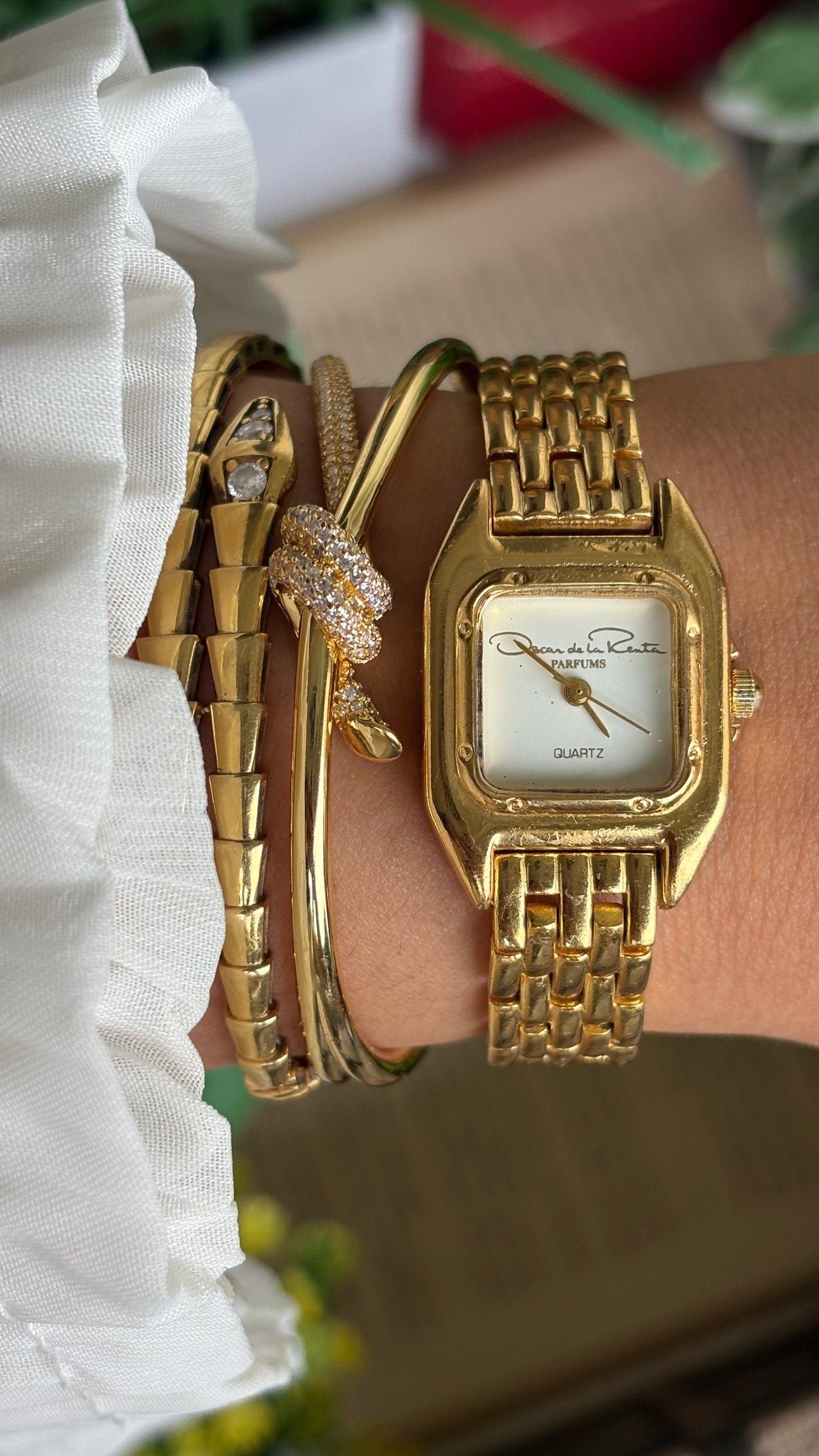 Vintage Oscar de la Renta Watch in Gold Tone
