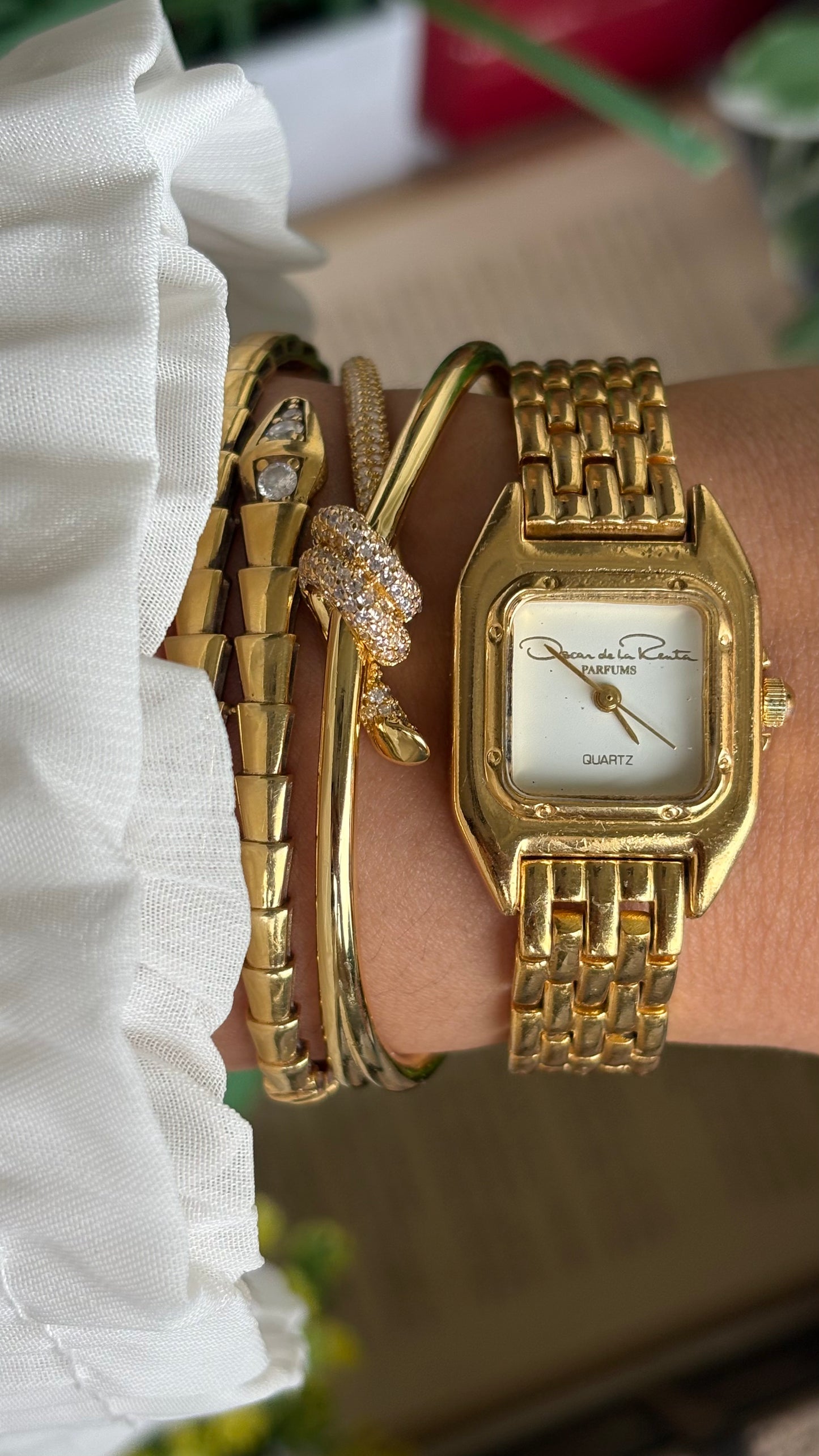 Vintage Oscar de la Renta Watch in Gold Tone
