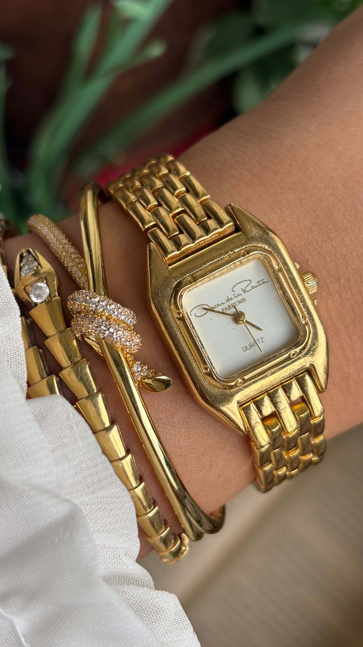 Vintage Oscar de la Renta Watch in Gold Tone
