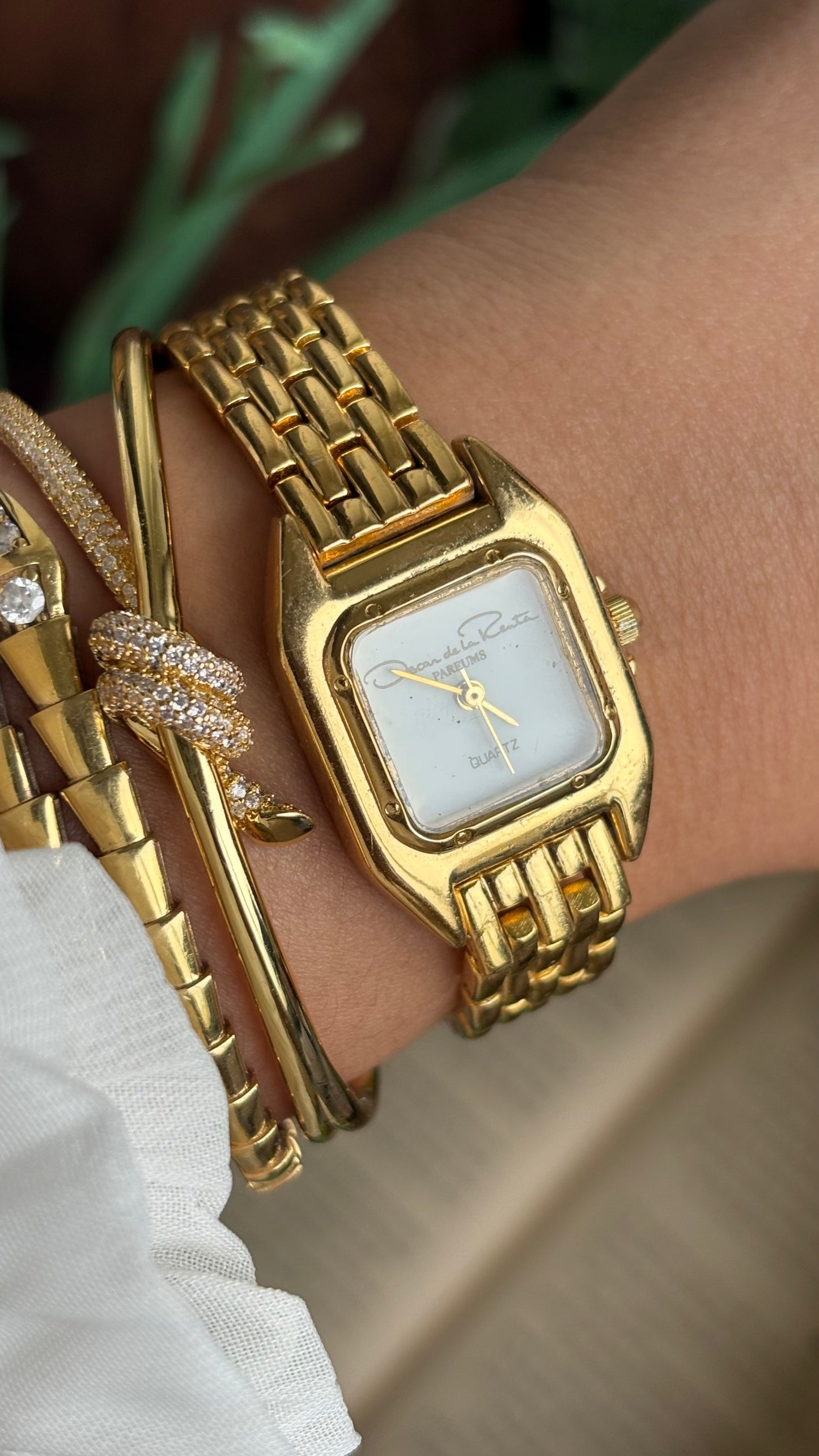 Vintage Oscar de la Renta Watch in Gold Tone